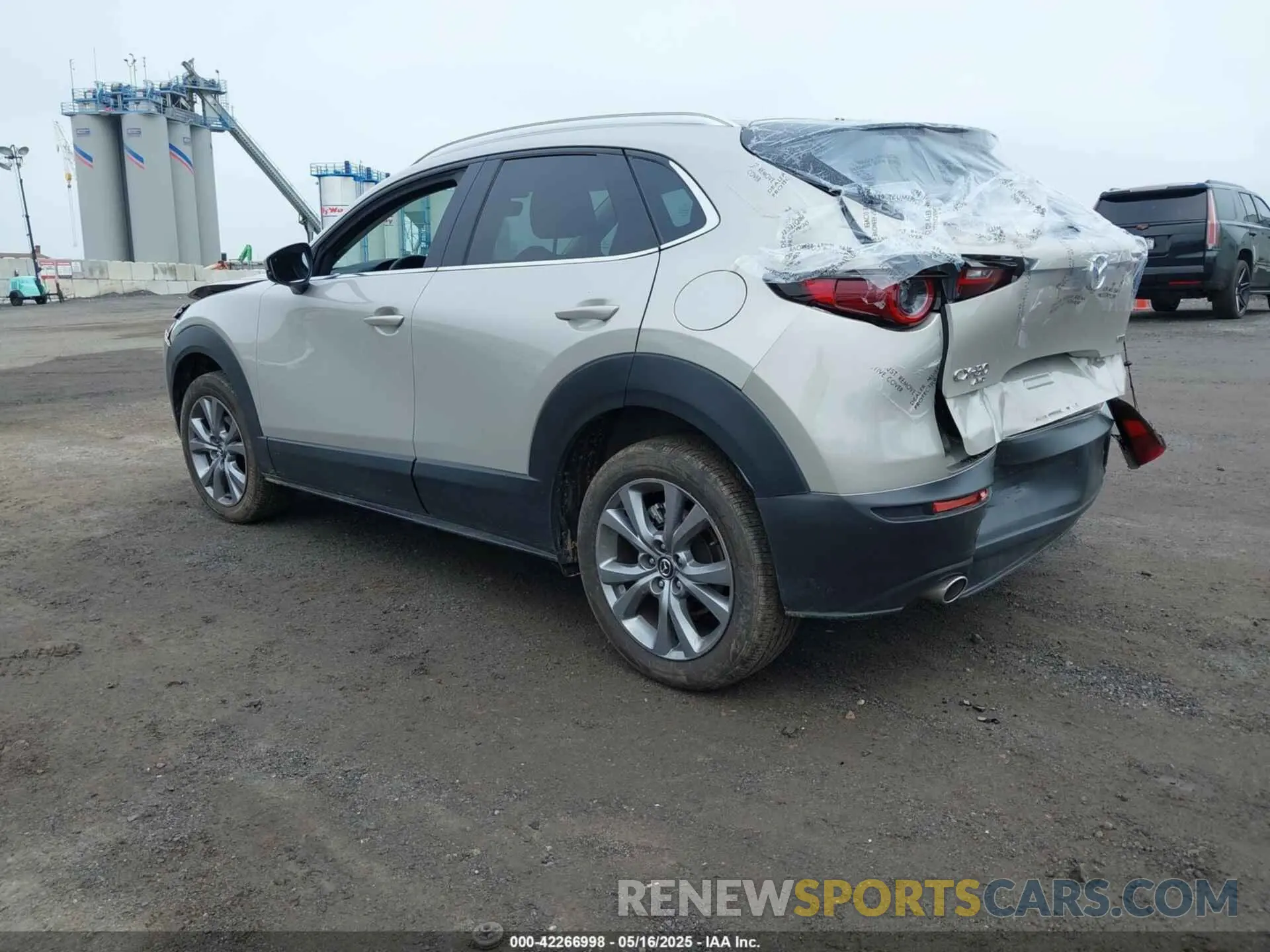 3 Photograph of a damaged car 3MVDMBCM7RM702714 MAZDA CX-30 2024