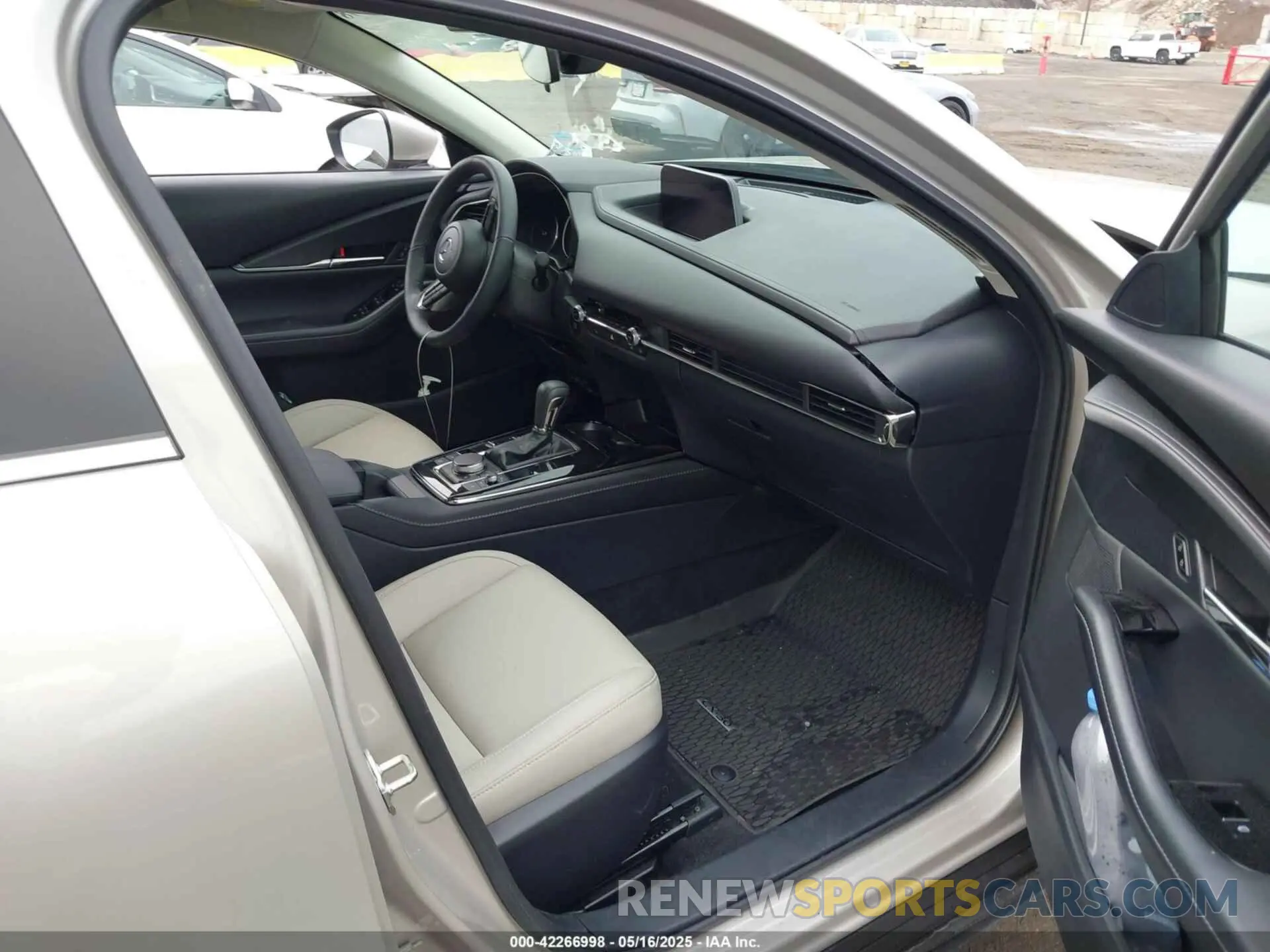 5 Photograph of a damaged car 3MVDMBCM7RM702714 MAZDA CX-30 2024