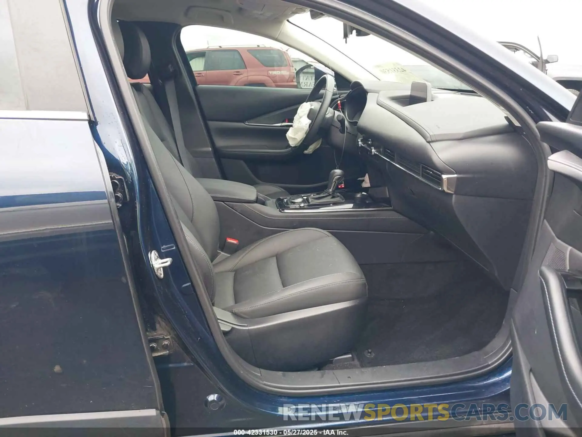 5 Photograph of a damaged car 3MVDMBCM9RM602453 MAZDA CX-30 2024