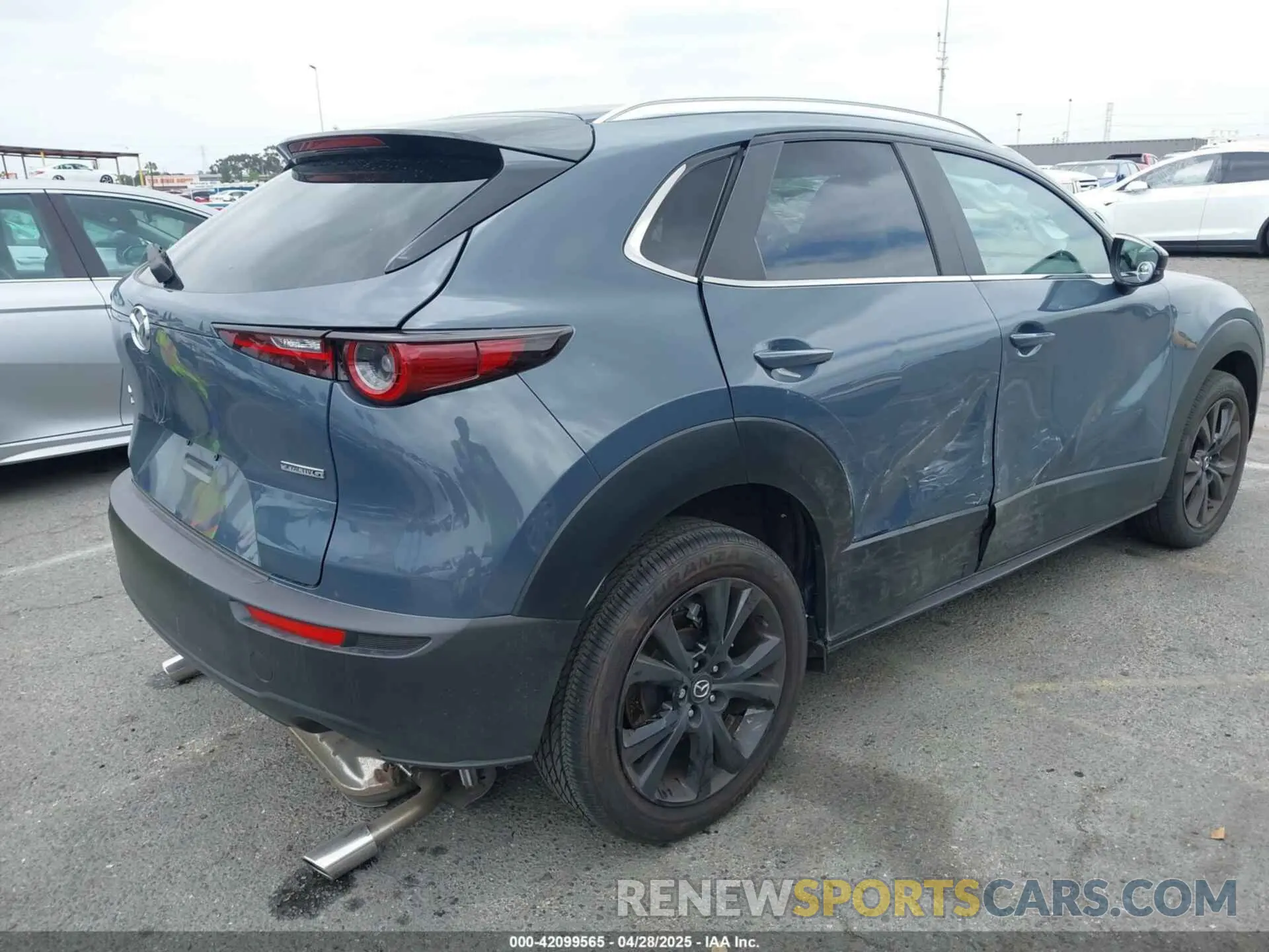 4 Photograph of a damaged car 3MVDMBCM9RM635307 MAZDA CX-30 2024