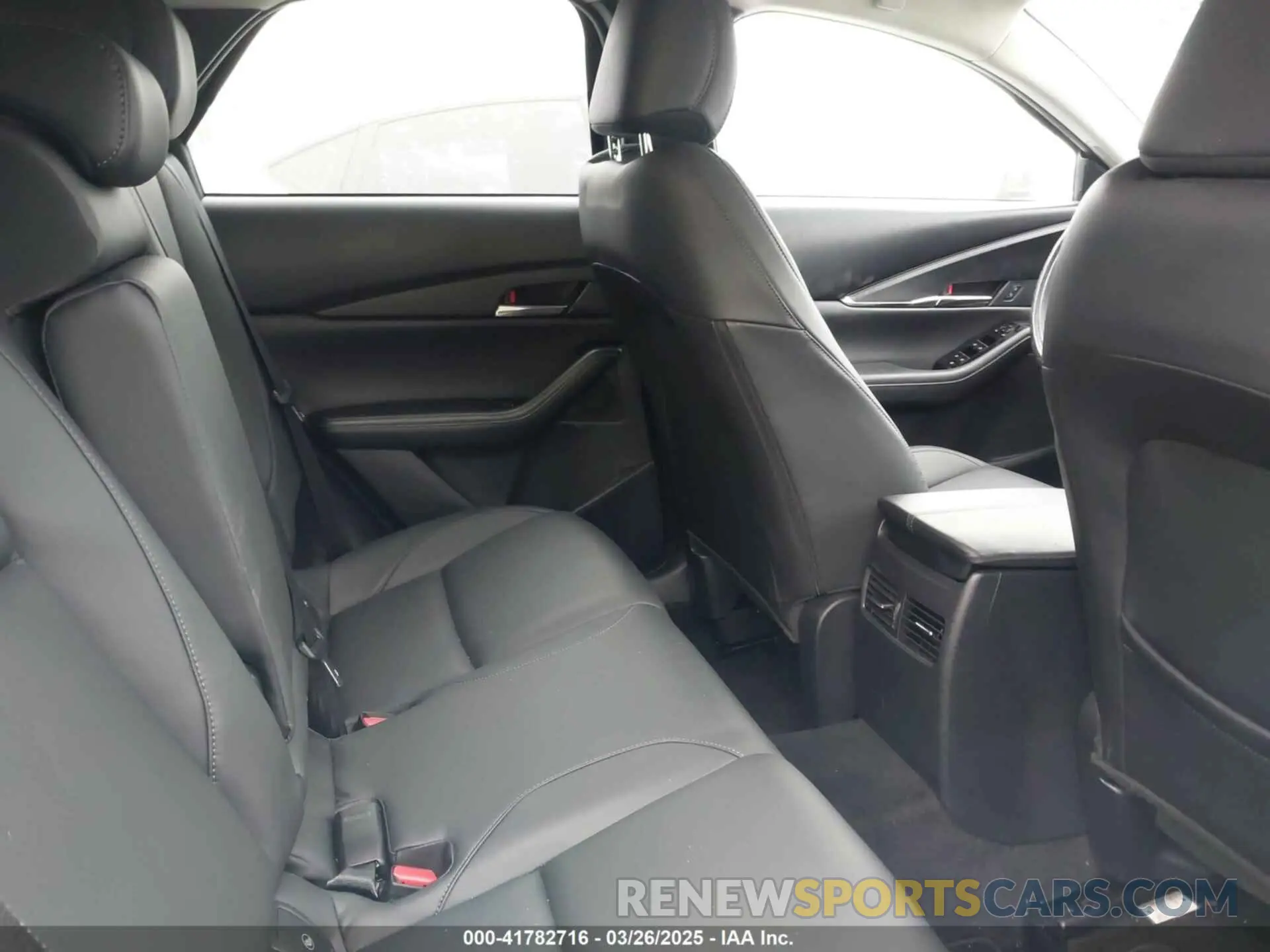 8 Photograph of a damaged car 3MVDMBCM9RM636876 MAZDA CX-30 2024