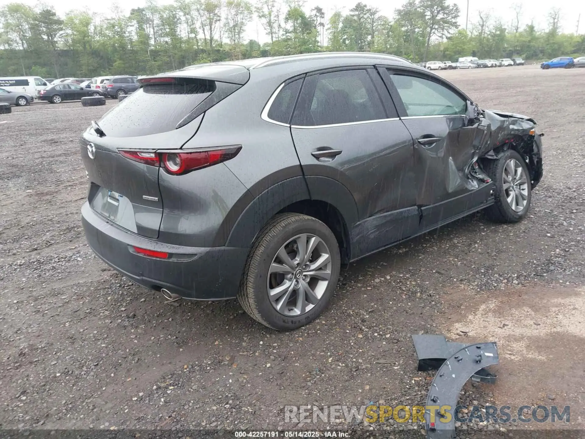 4 Photograph of a damaged car 3MVDMBCM9RM671885 MAZDA CX-30 2024