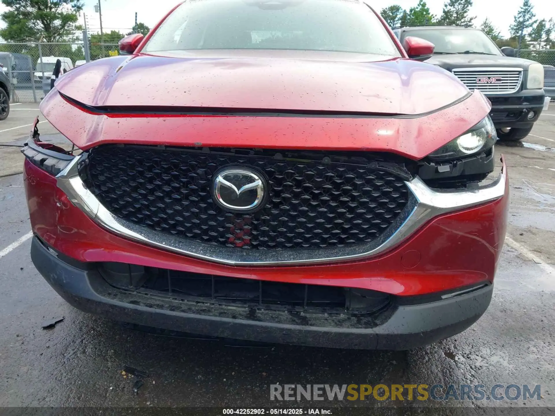 12 Photograph of a damaged car 3MVDMBCMXRM604583 MAZDA CX-30 2024