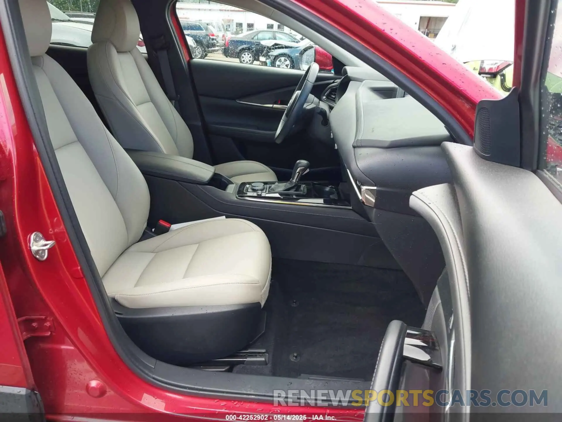5 Photograph of a damaged car 3MVDMBCMXRM604583 MAZDA CX-30 2024
