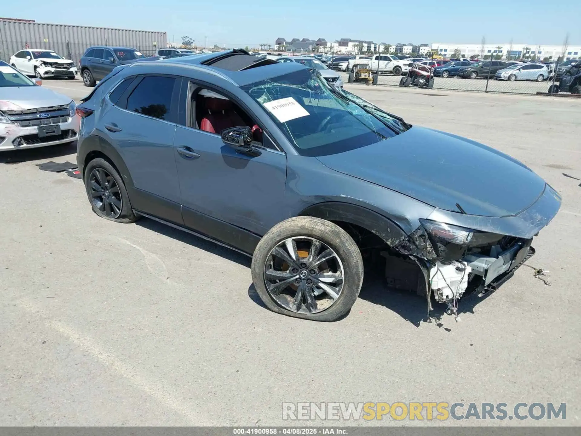 1 Photograph of a damaged car 3MVDMBCMXRM640631 MAZDA CX-30 2024