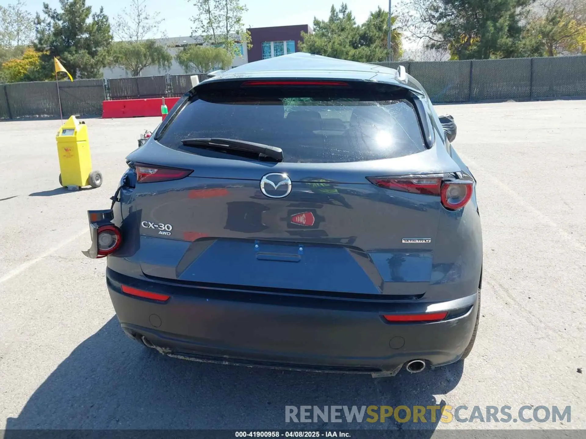 15 Photograph of a damaged car 3MVDMBCMXRM640631 MAZDA CX-30 2024