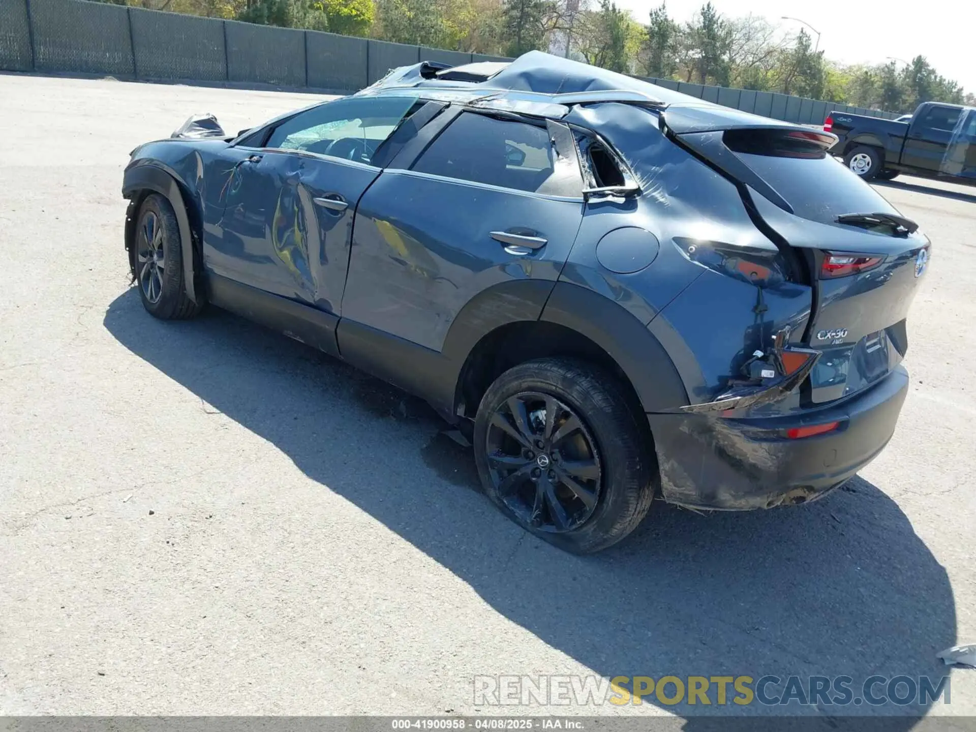 3 Photograph of a damaged car 3MVDMBCMXRM640631 MAZDA CX-30 2024