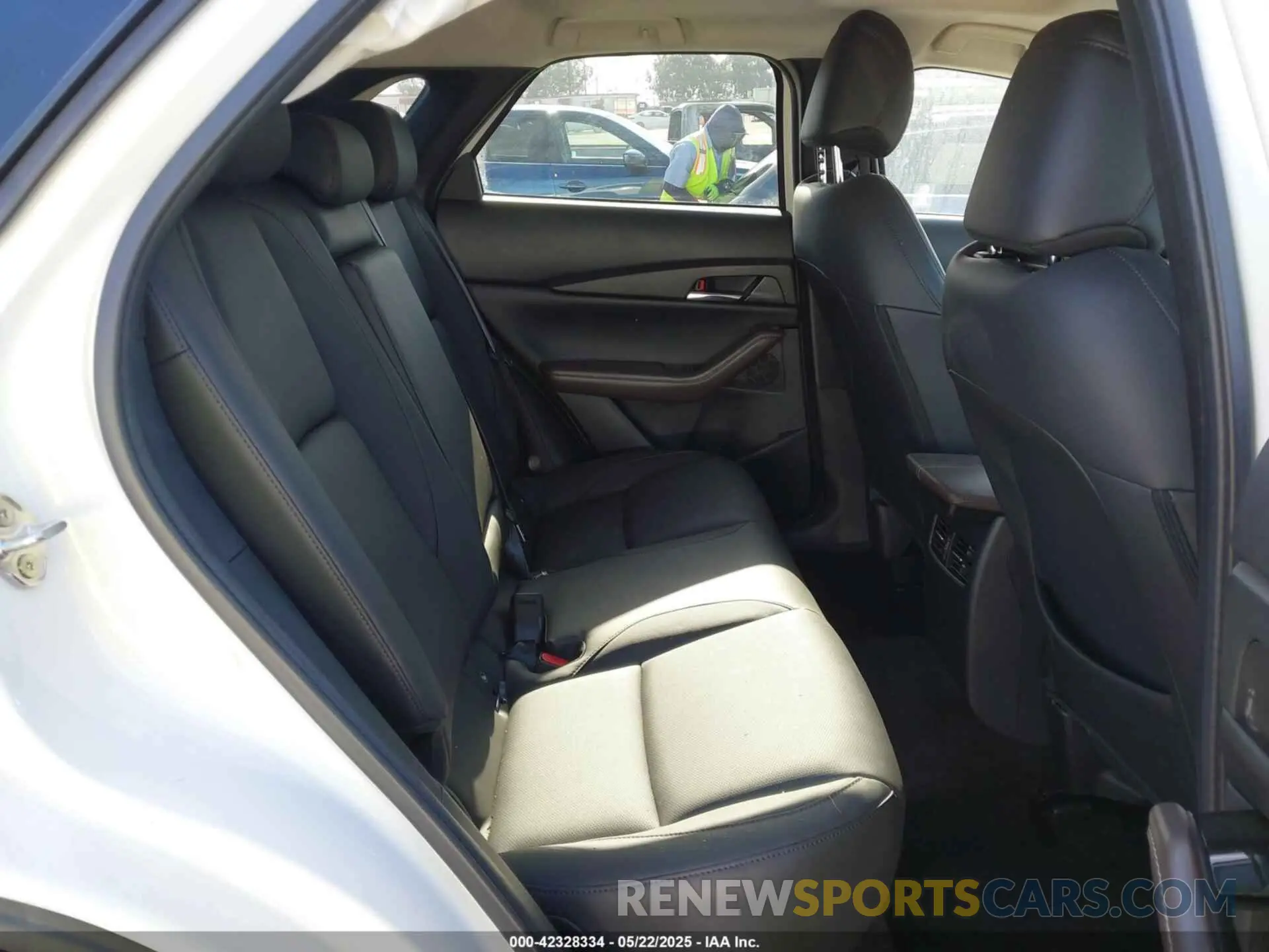 8 Photograph of a damaged car 3MVDMBDM4RM616159 MAZDA CX-30 2024