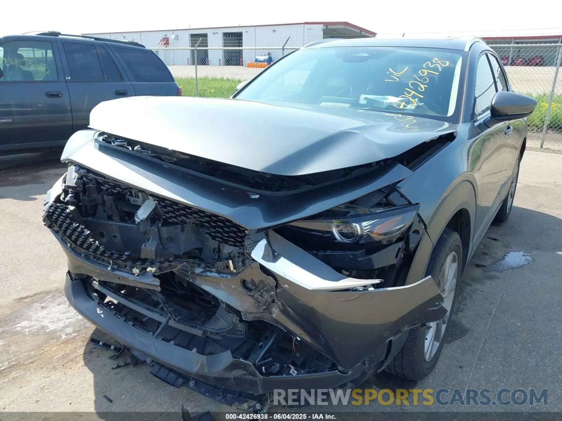 6 Photograph of a damaged car 3MVDMBDM6RM627793 MAZDA CX-30 2024