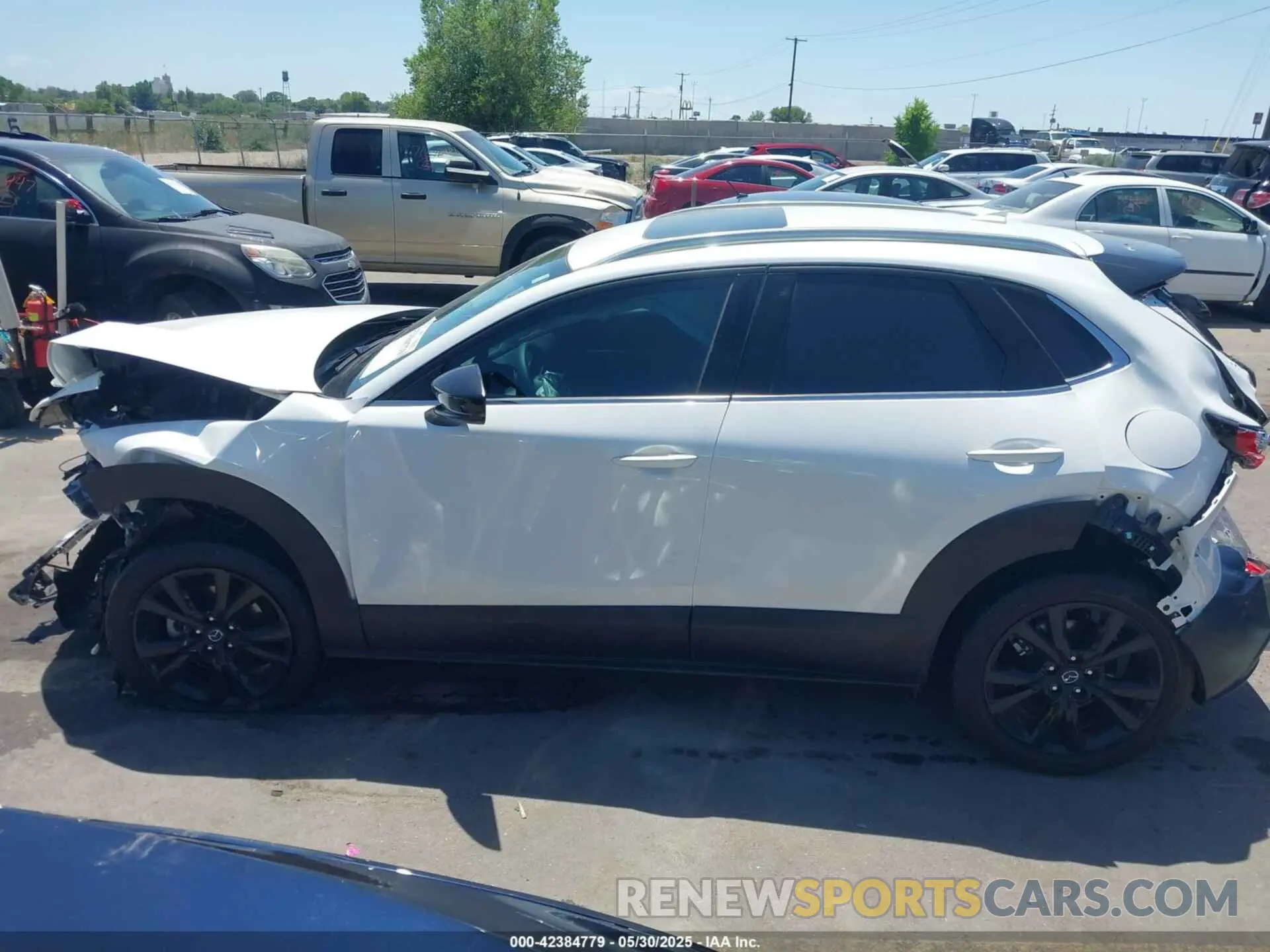 14 Photograph of a damaged car 3MVDMBDY6RM662238 MAZDA CX-30 2024