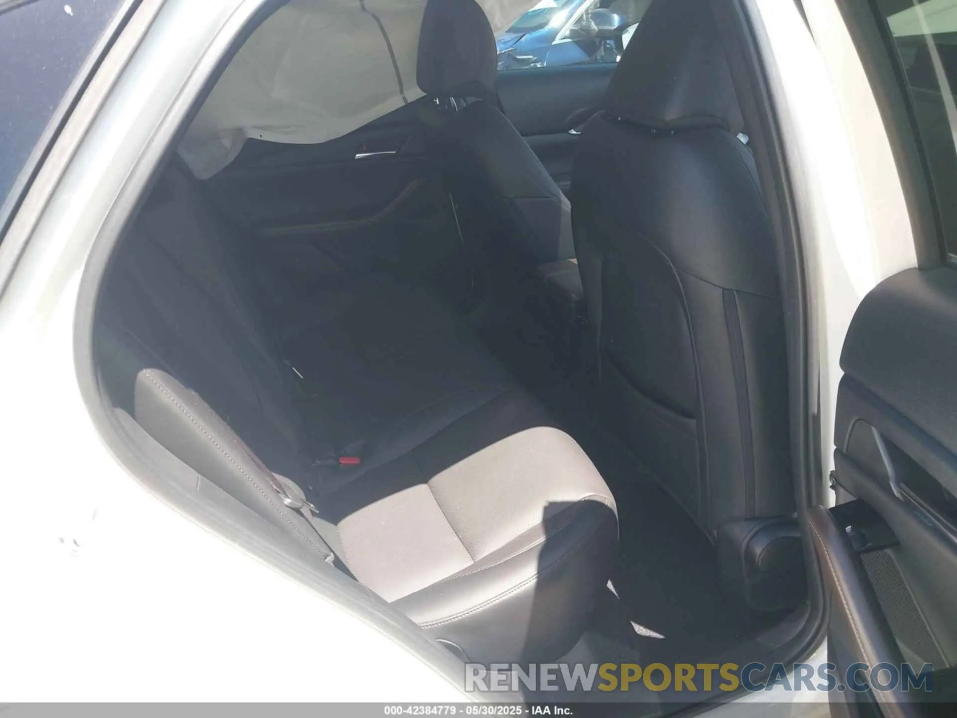 8 Photograph of a damaged car 3MVDMBDY6RM662238 MAZDA CX-30 2024