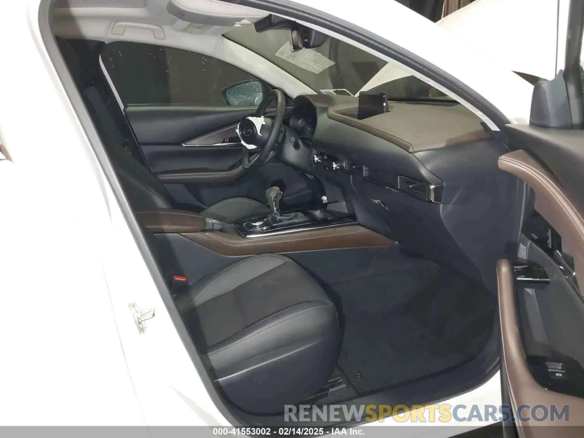 5 Photograph of a damaged car 3MVDMBDY7RM706554 MAZDA CX-30 2024
