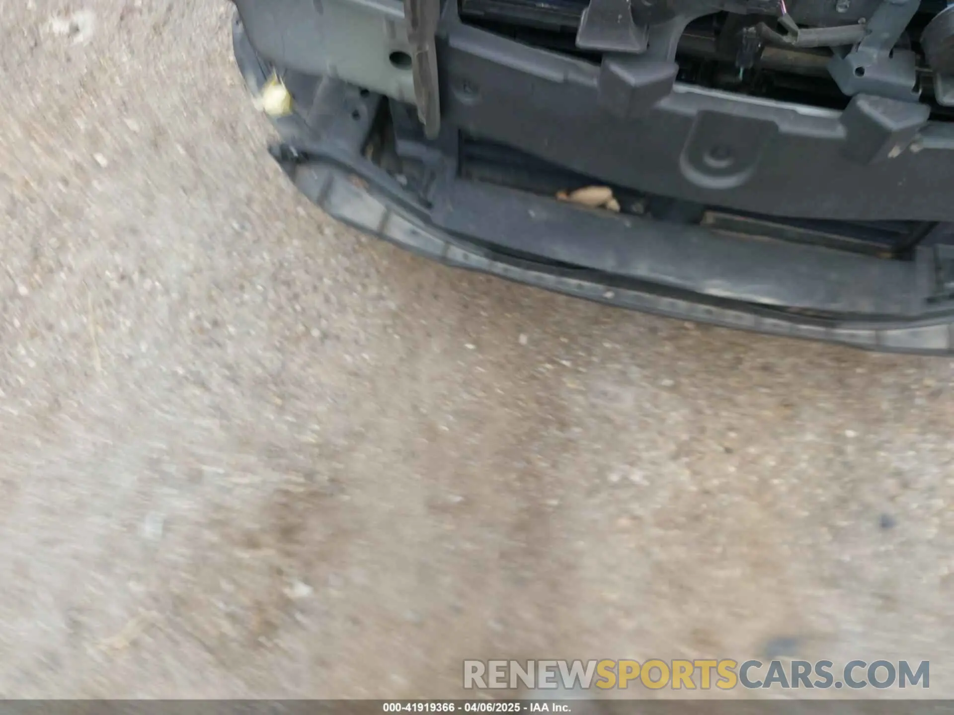 10 Photograph of a damaged car 3MVDMBEY2RM617635 MAZDA CX-30 2024