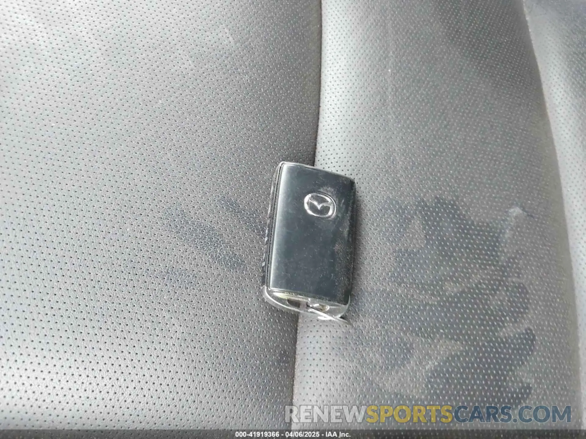 11 Photograph of a damaged car 3MVDMBEY2RM617635 MAZDA CX-30 2024