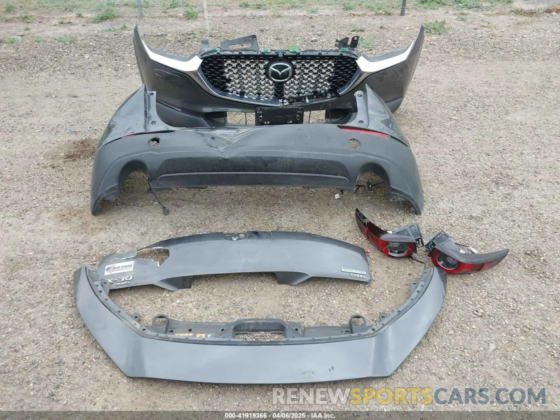 12 Photograph of a damaged car 3MVDMBEY2RM617635 MAZDA CX-30 2024