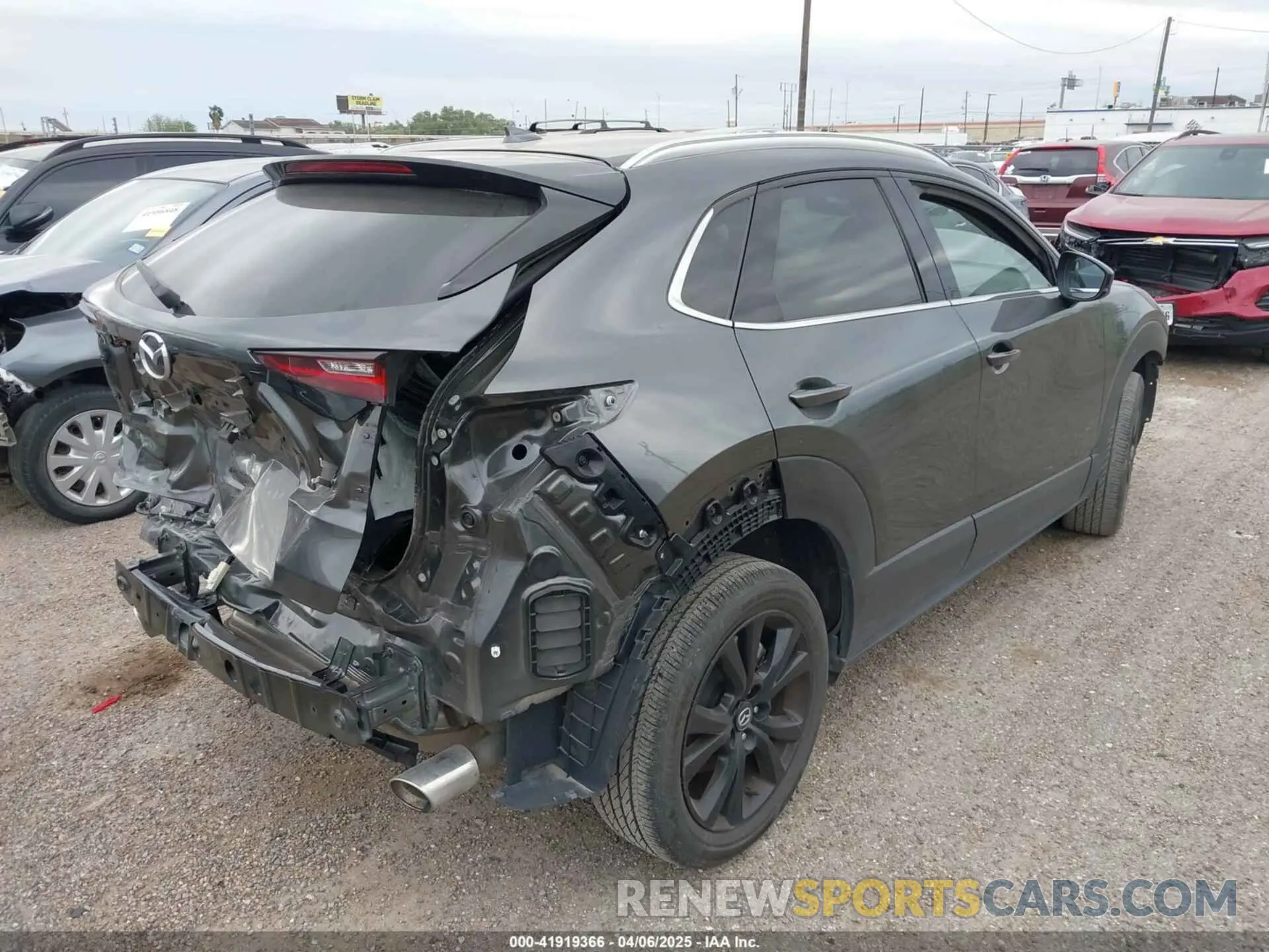 4 Photograph of a damaged car 3MVDMBEY2RM617635 MAZDA CX-30 2024
