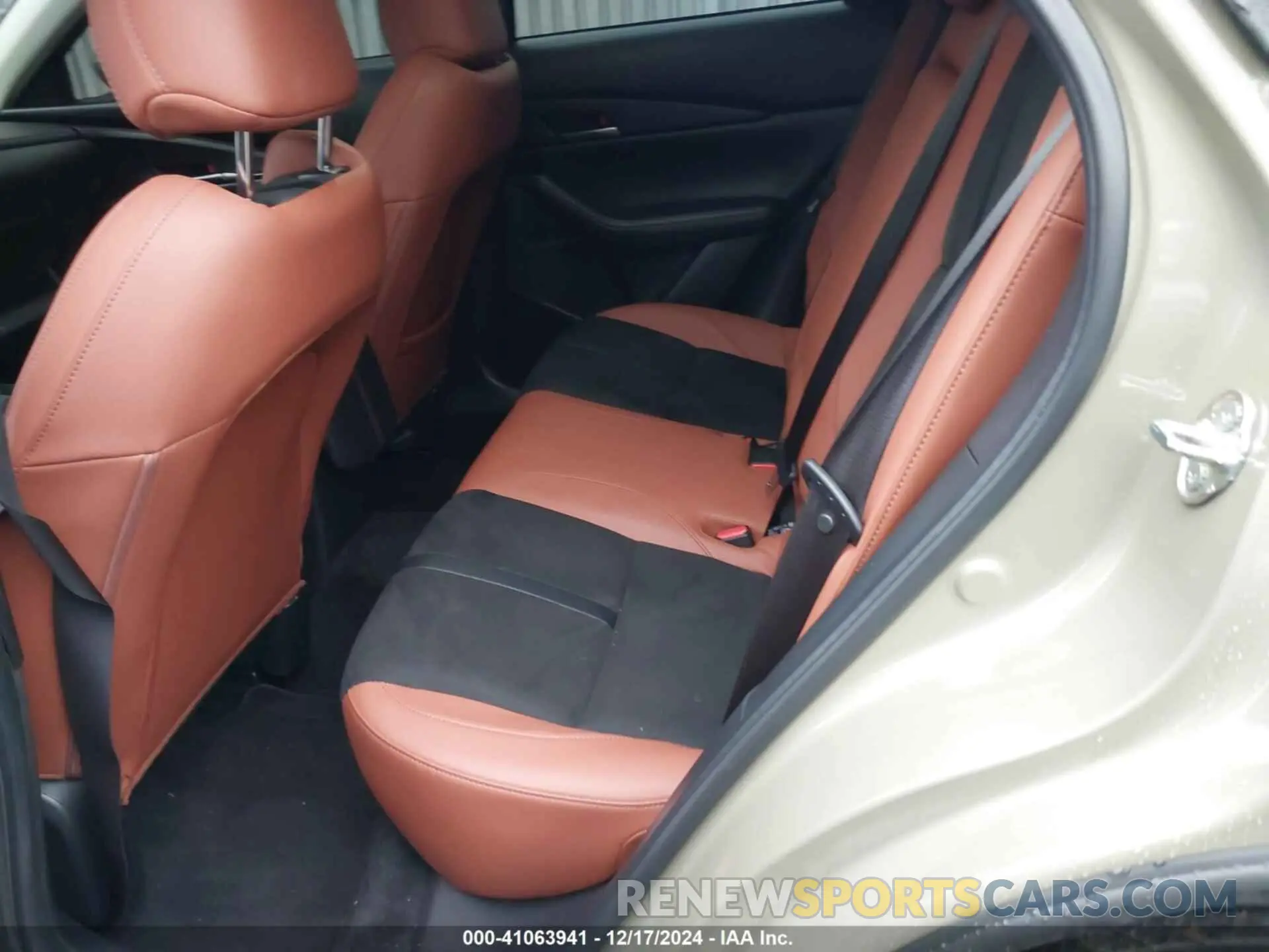 8 Photograph of a damaged car 3MVDMBXY1RM619079 MAZDA CX-30 2024