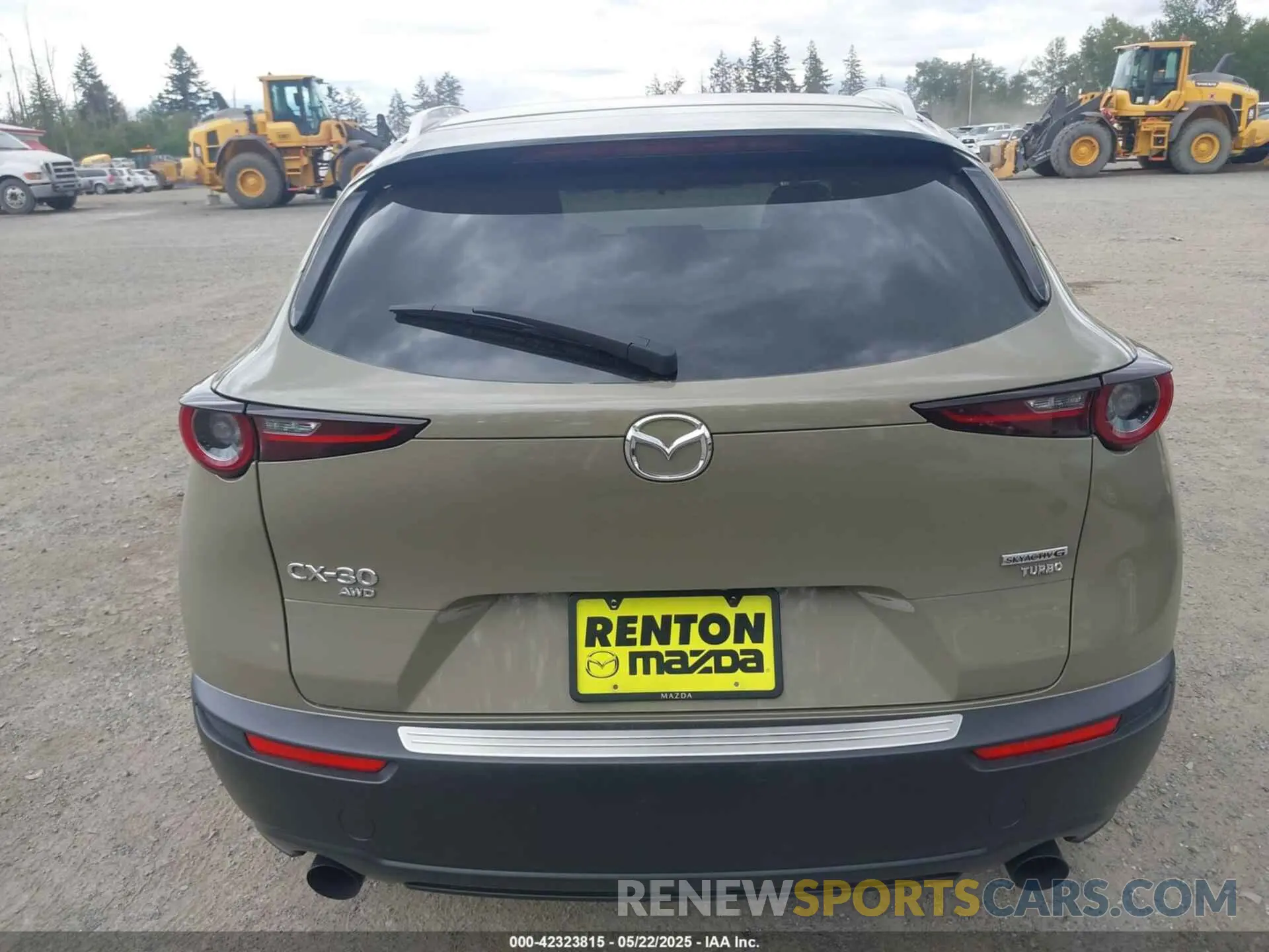 17 Photograph of a damaged car 3MVDMBXY2RM645111 MAZDA CX-30 2024