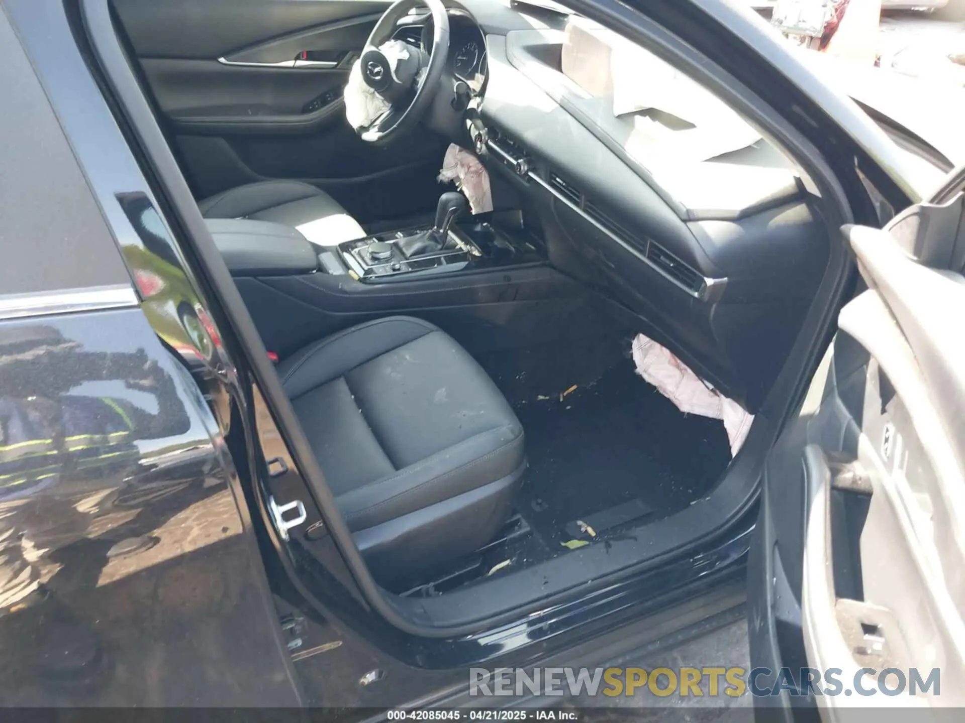 5 Photograph of a damaged car 3MVDMBBM3SM784464 MAZDA CX-30 2025