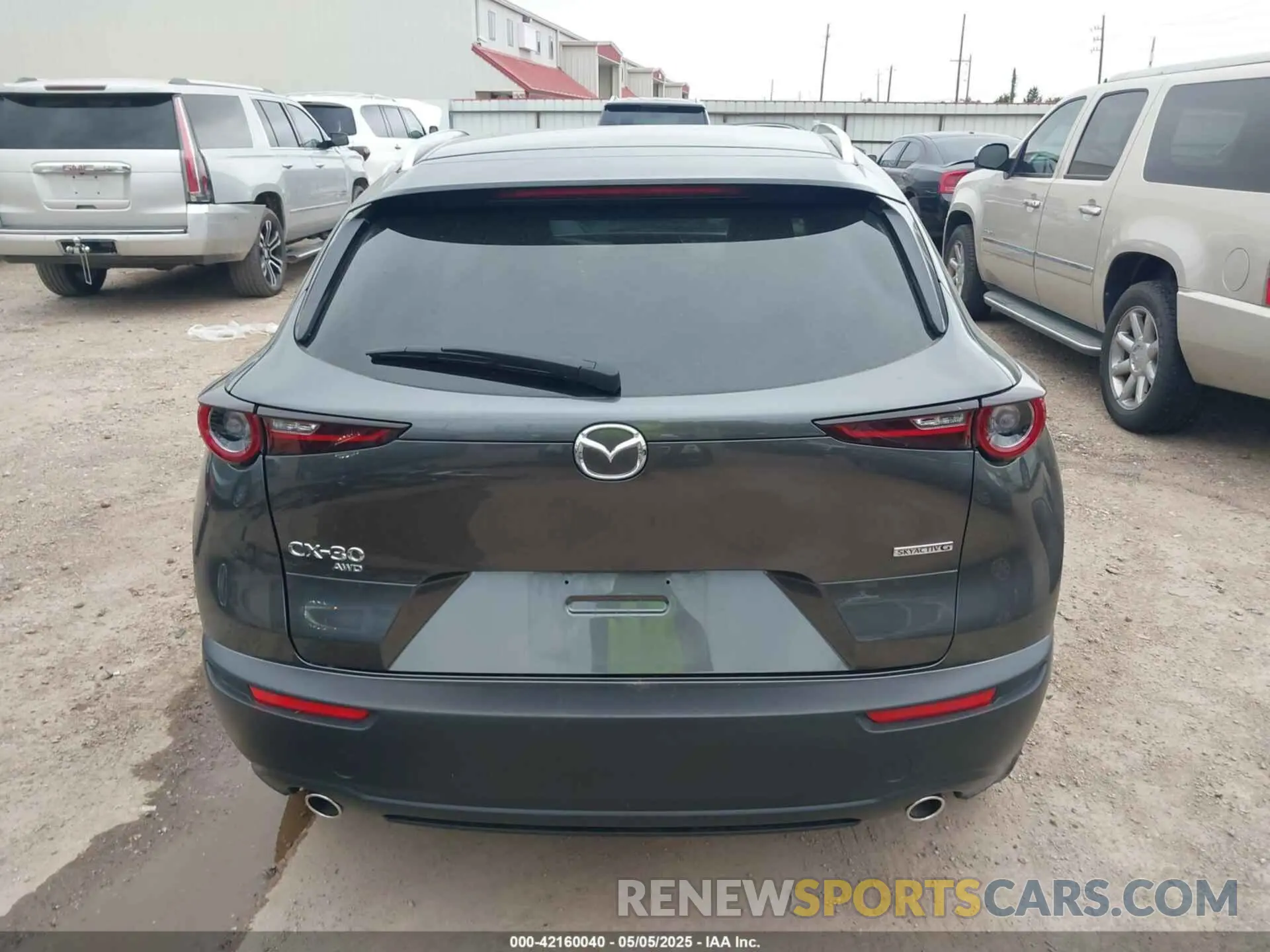 17 Photograph of a damaged car 3MVDMBBM4SM757371 MAZDA CX-30 2025