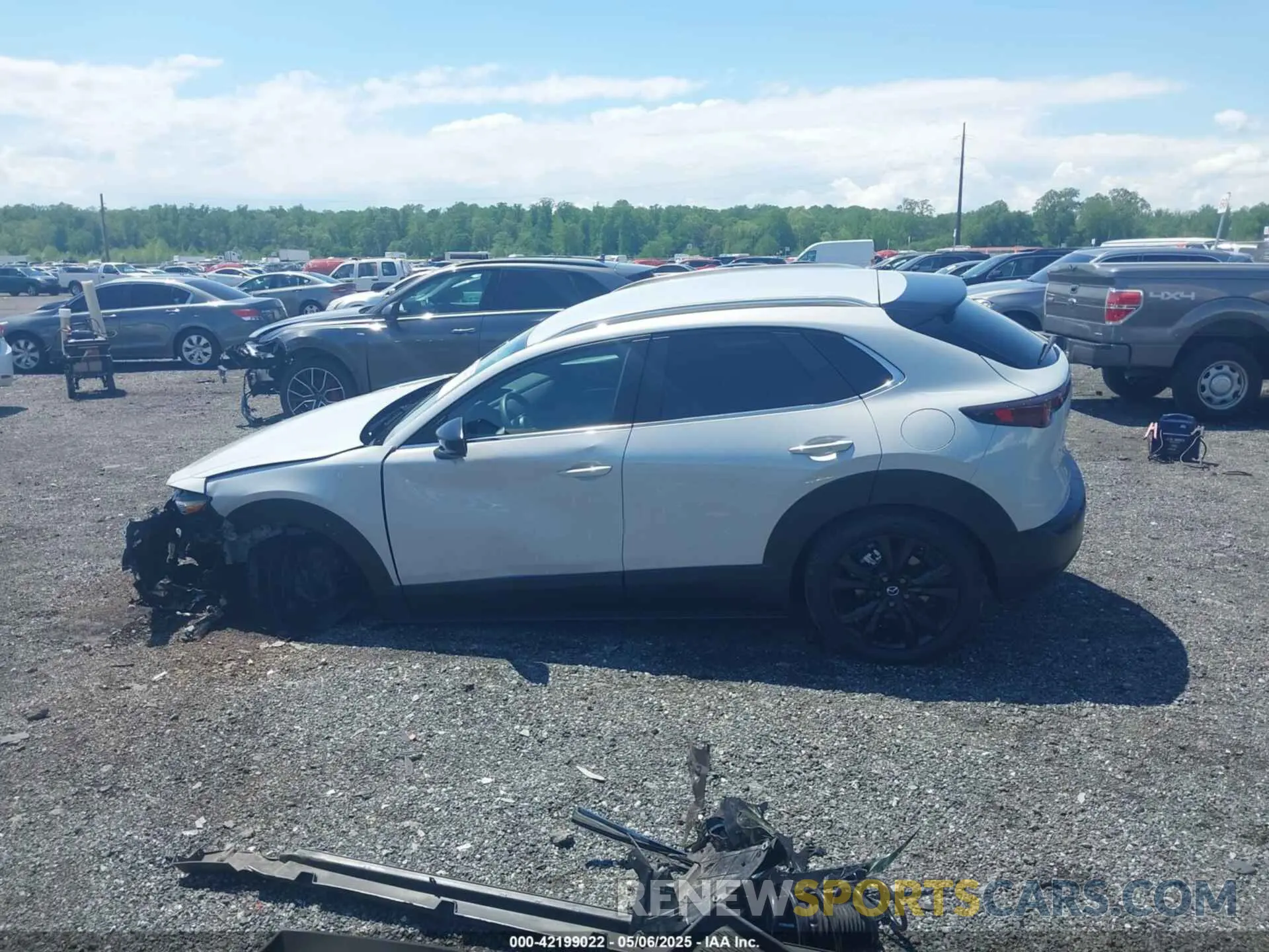 14 Photograph of a damaged car 3MVDMBBM4SM780892 MAZDA CX-30 2025