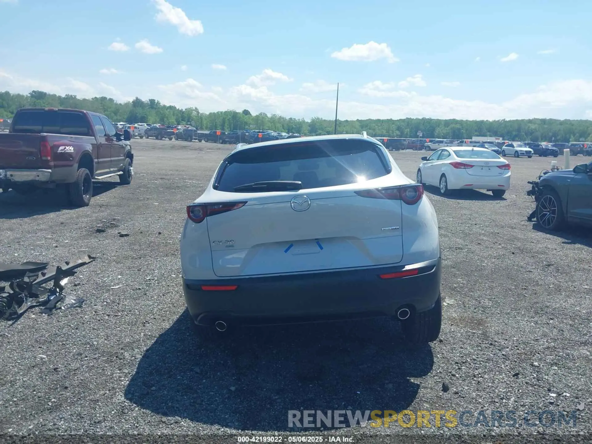 16 Photograph of a damaged car 3MVDMBBM4SM780892 MAZDA CX-30 2025