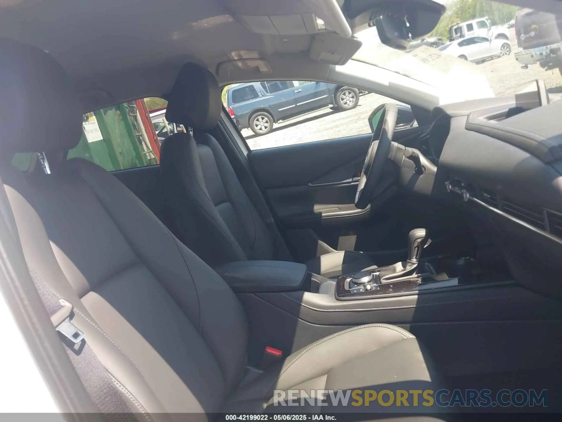 5 Photograph of a damaged car 3MVDMBBM4SM780892 MAZDA CX-30 2025