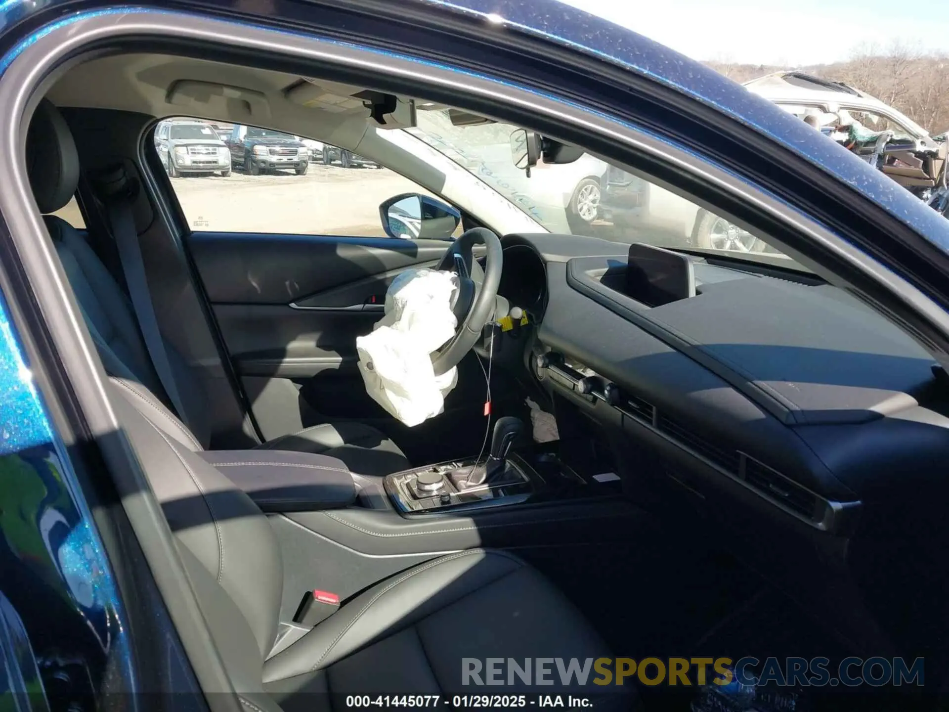 5 Photograph of a damaged car 3MVDMBBM5SM760652 MAZDA CX-30 2025