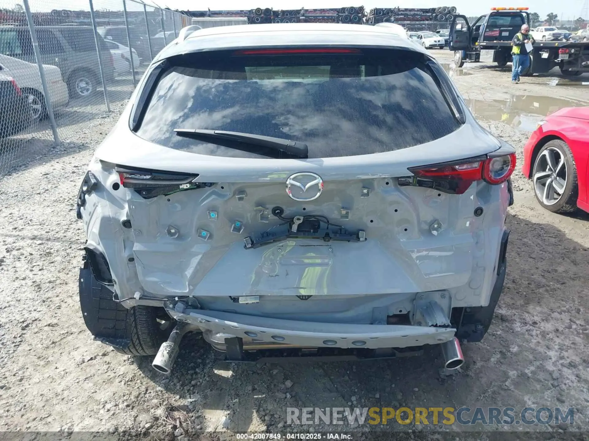 16 Photograph of a damaged car 3MVDMBBM8SM758071 MAZDA CX-30 2025