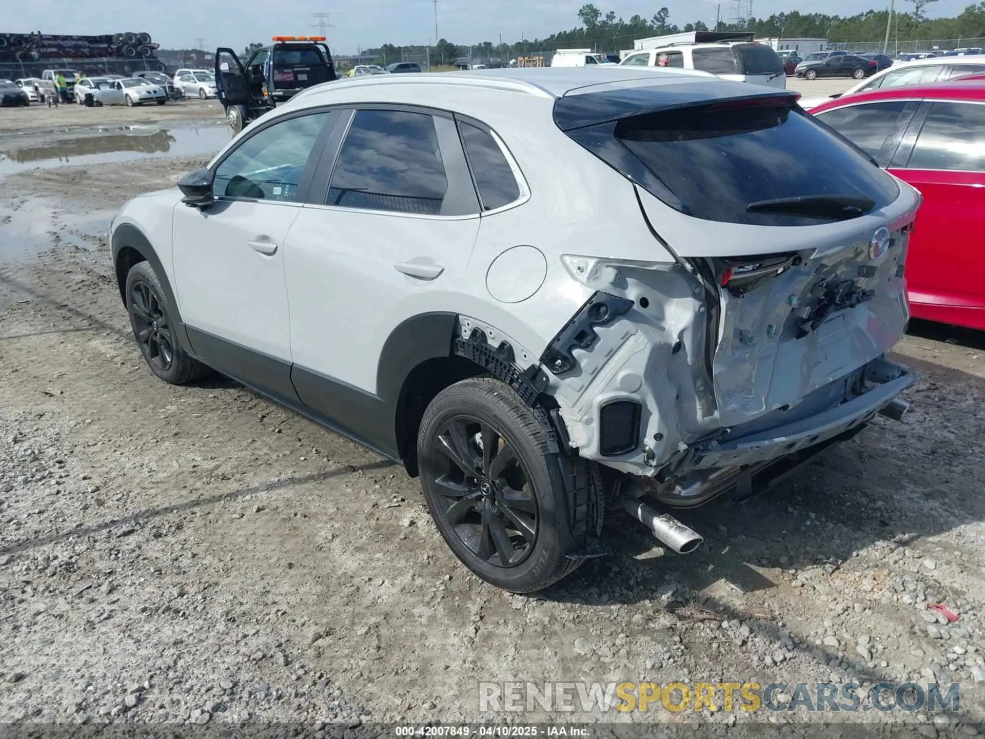 3 Photograph of a damaged car 3MVDMBBM8SM758071 MAZDA CX-30 2025