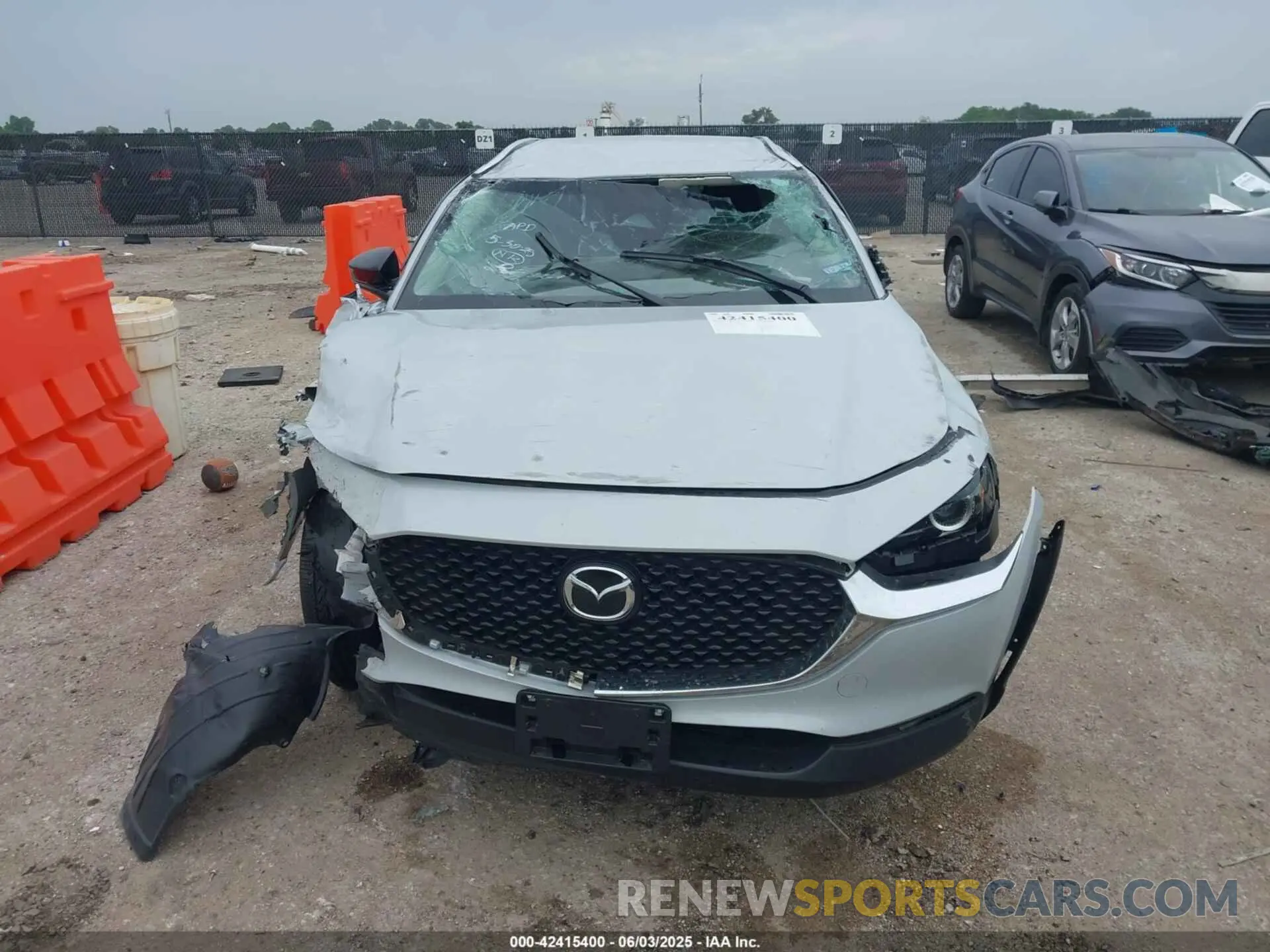 11 Photograph of a damaged car 3MVDMBBM8SM758264 MAZDA CX-30 2025
