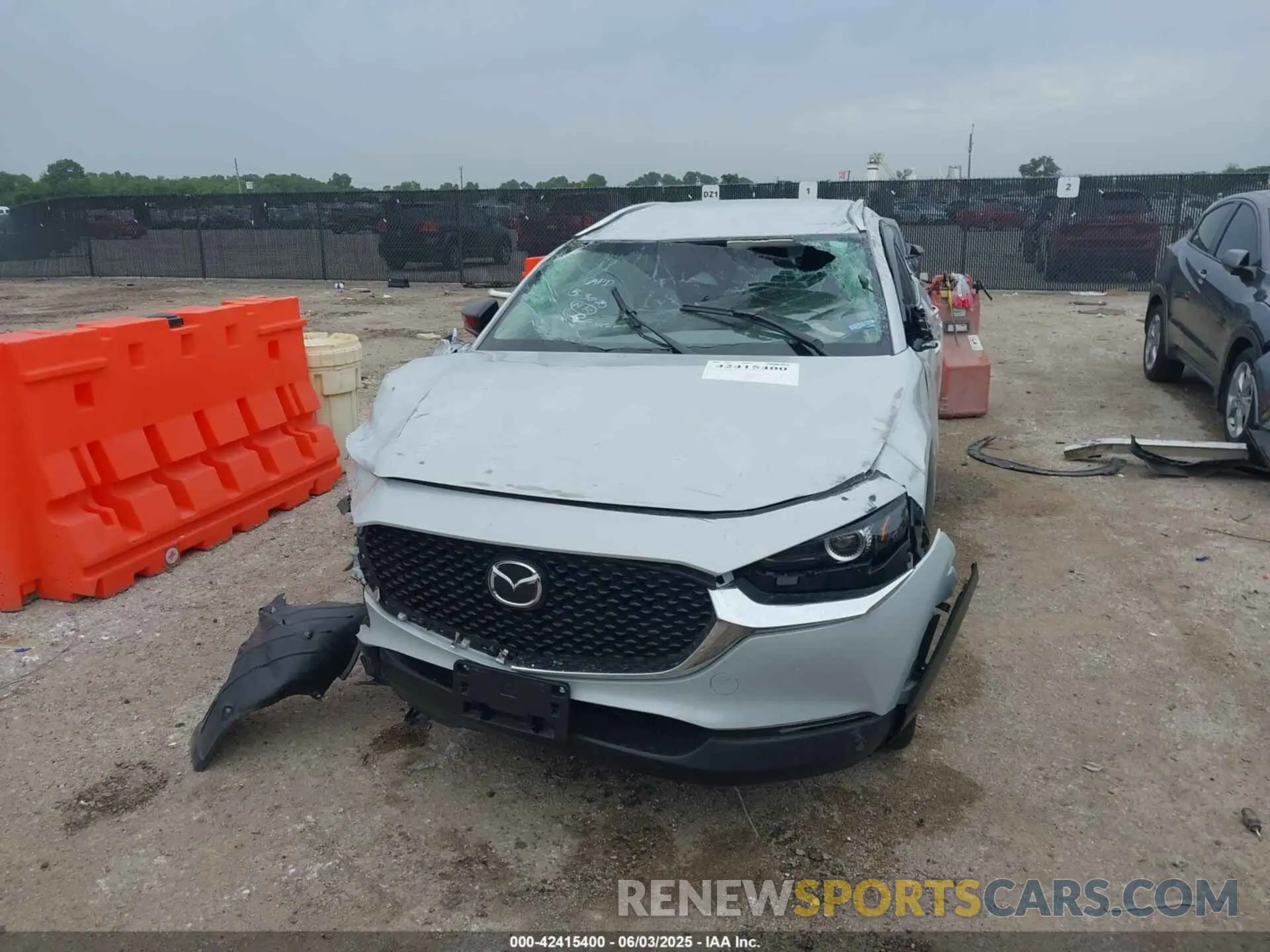 6 Photograph of a damaged car 3MVDMBBM8SM758264 MAZDA CX-30 2025