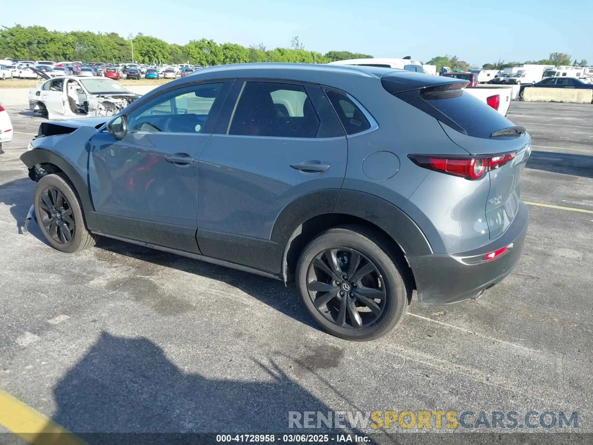 3 Photograph of a damaged car 3MVDMBCM0SM773095 MAZDA CX-30 2025
