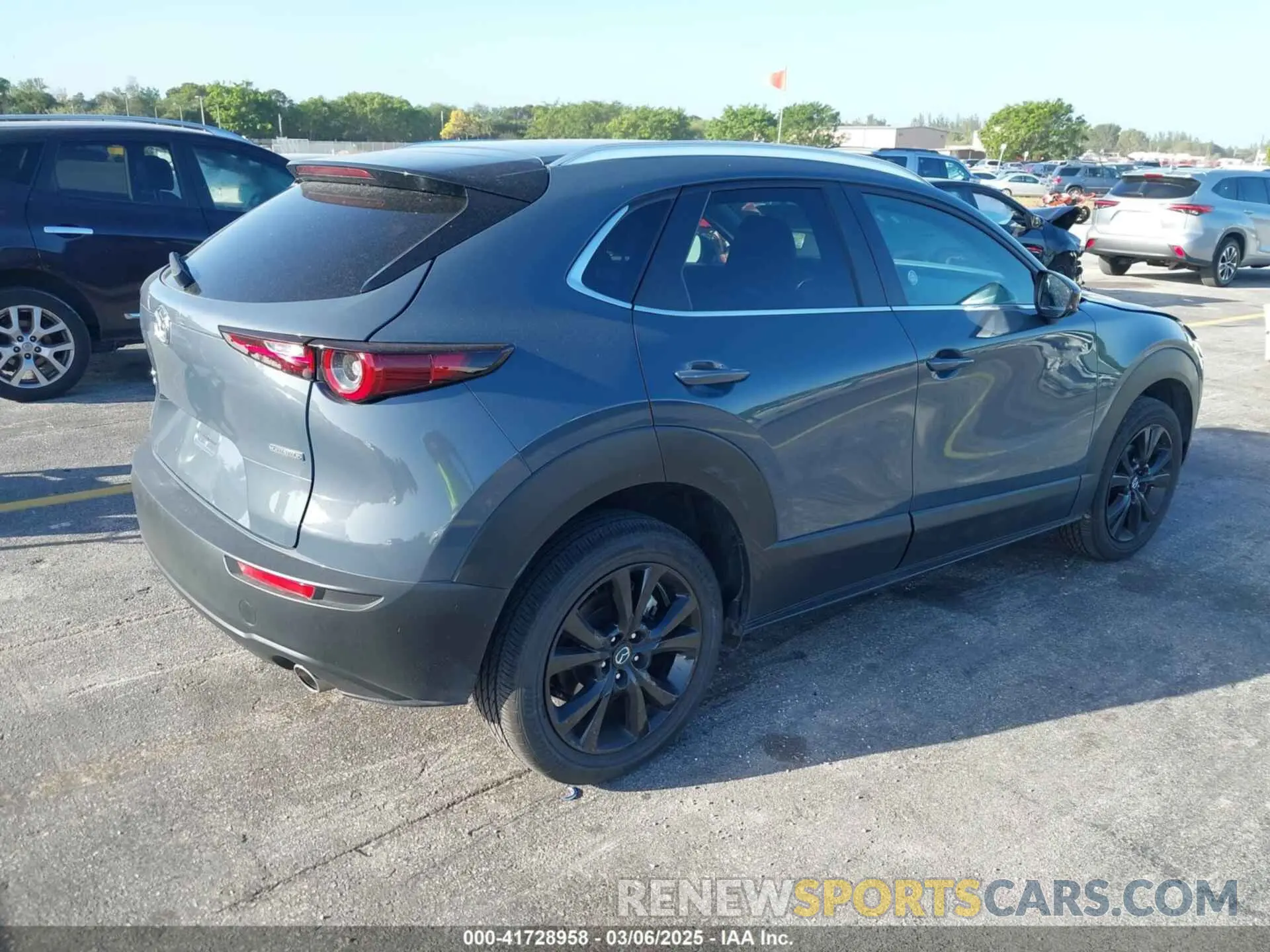 4 Photograph of a damaged car 3MVDMBCM0SM773095 MAZDA CX-30 2025