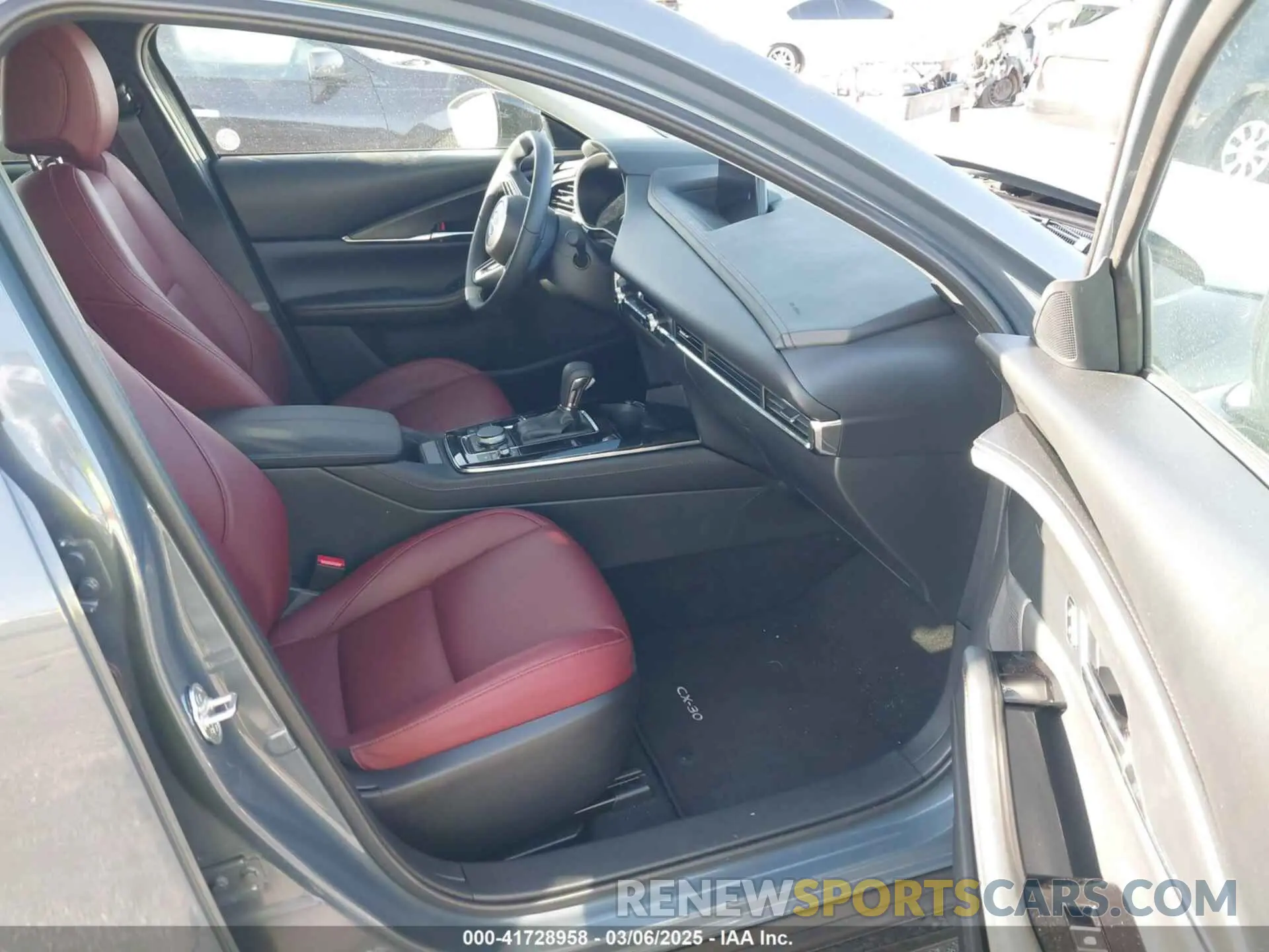 5 Photograph of a damaged car 3MVDMBCM0SM773095 MAZDA CX-30 2025