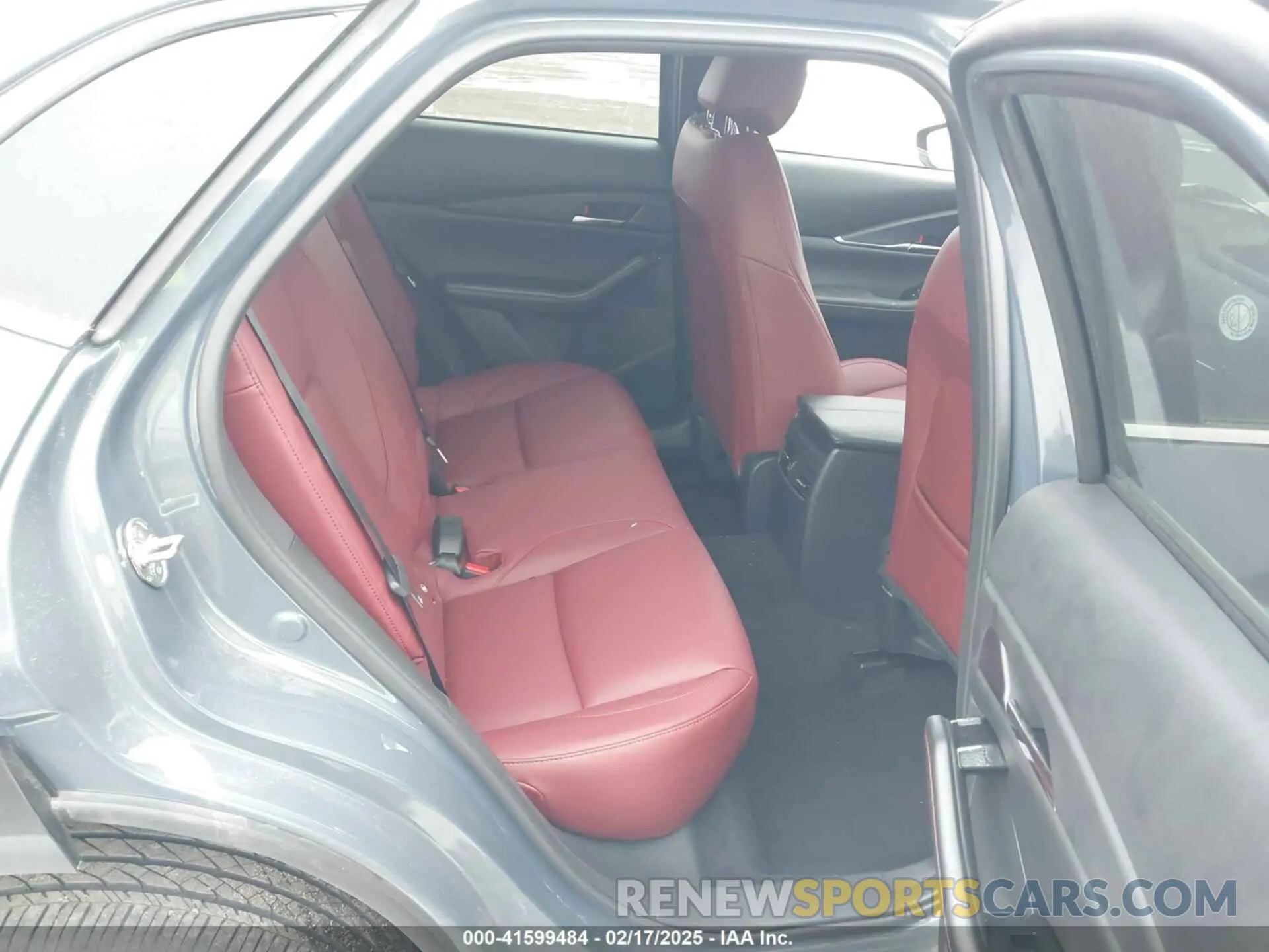 8 Photograph of a damaged car 3MVDMBCM1SM771243 MAZDA CX-30 2025