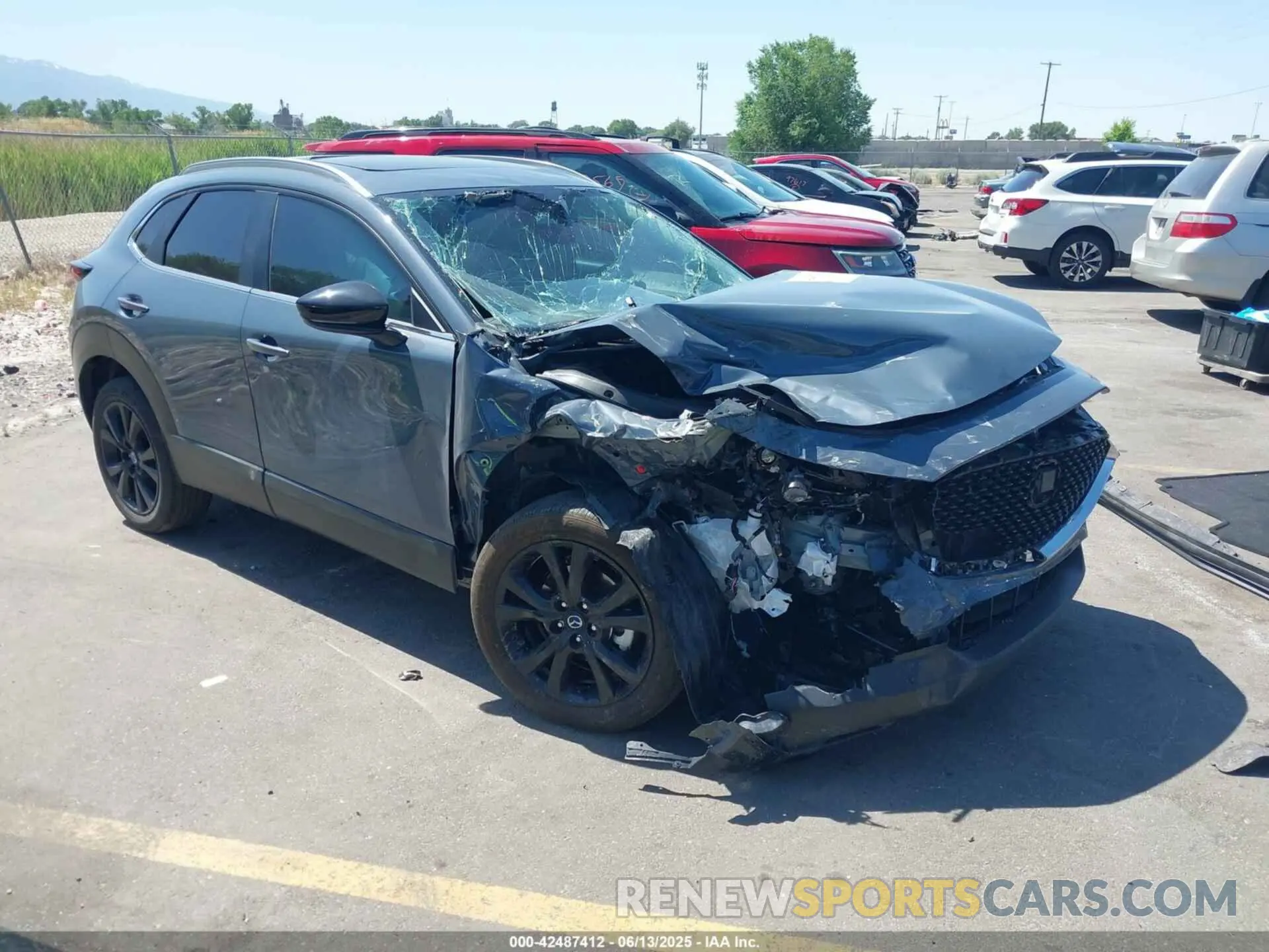 1 Photograph of a damaged car 3MVDMBCM1SM806945 MAZDA CX-30 2025