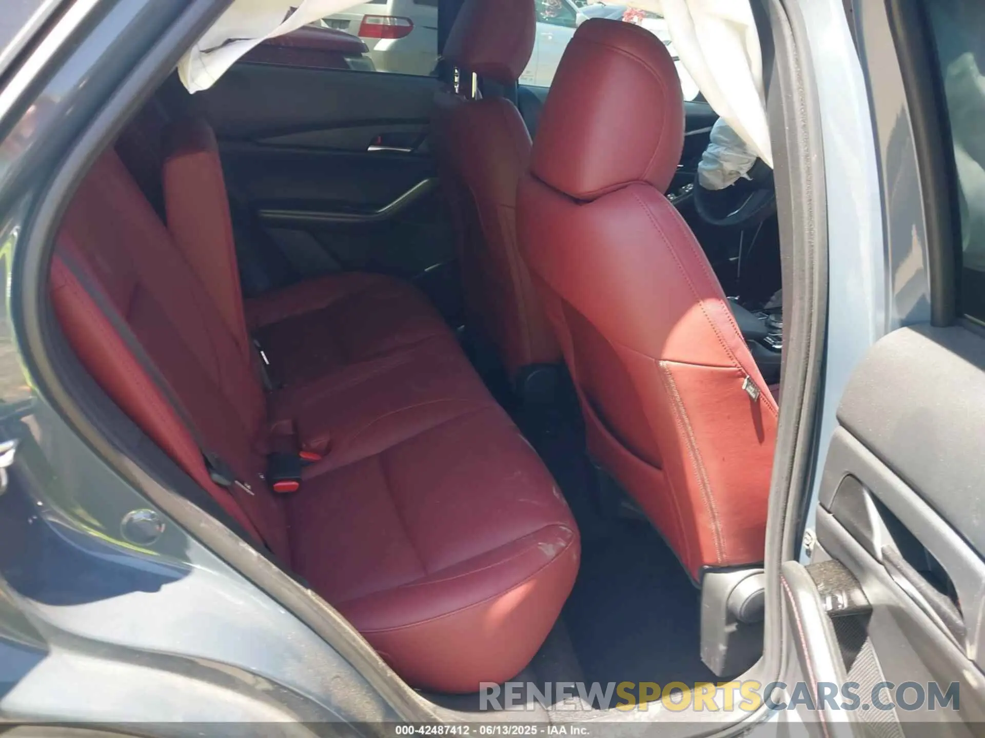 8 Photograph of a damaged car 3MVDMBCM1SM806945 MAZDA CX-30 2025