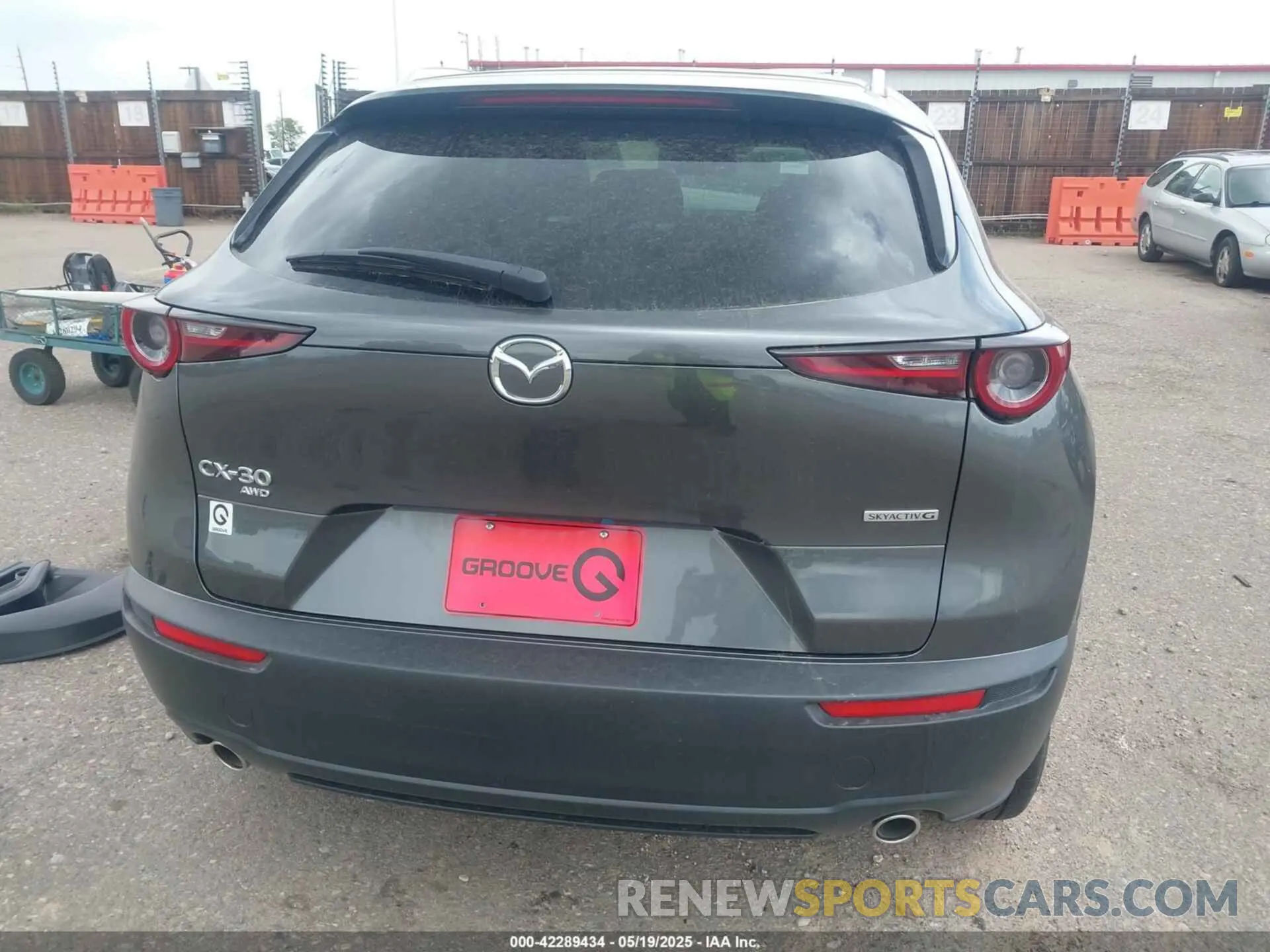 17 Photograph of a damaged car 3MVDMBCM2SM755455 MAZDA CX-30 2025