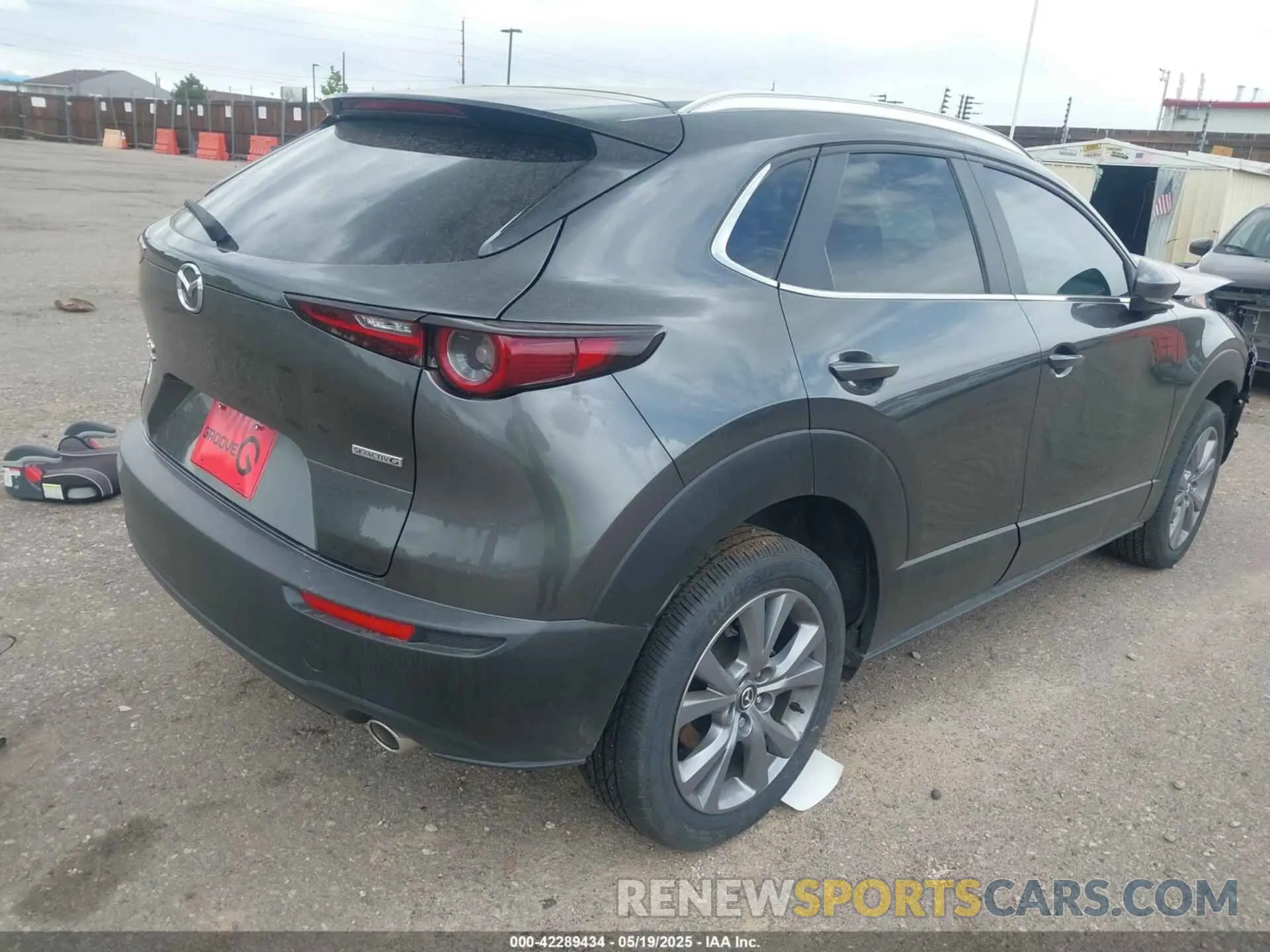 4 Photograph of a damaged car 3MVDMBCM2SM755455 MAZDA CX-30 2025
