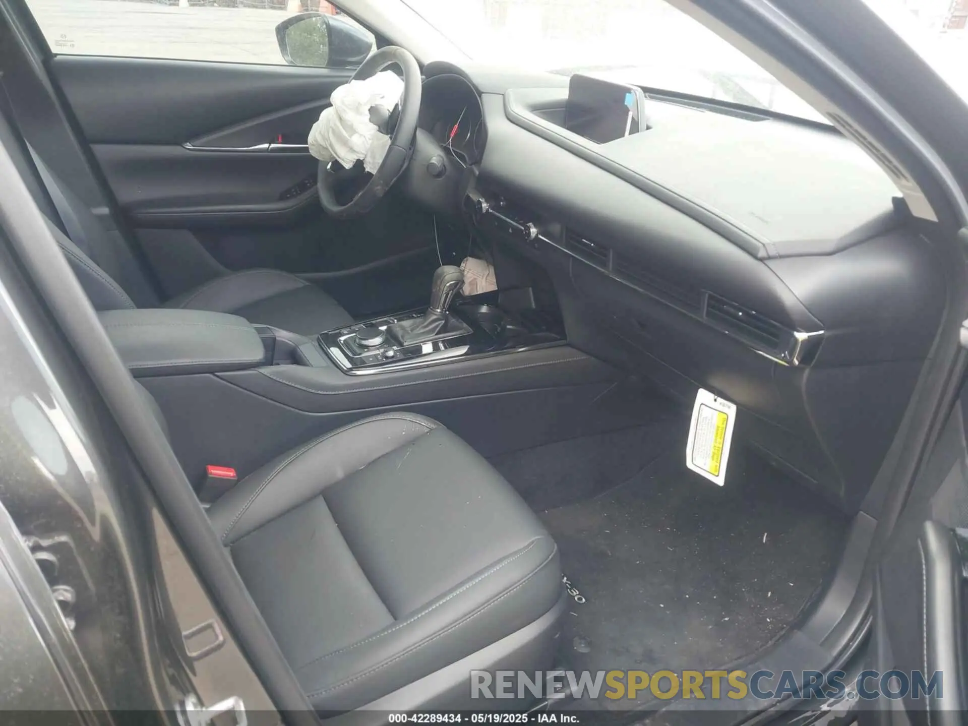 5 Photograph of a damaged car 3MVDMBCM2SM755455 MAZDA CX-30 2025