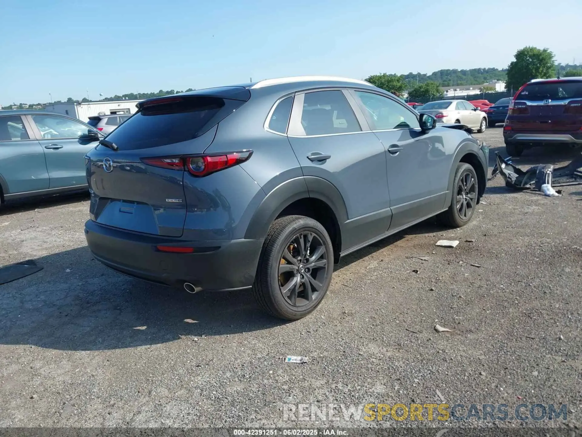 4 Photograph of a damaged car 3MVDMBCM2SM804234 MAZDA CX-30 2025