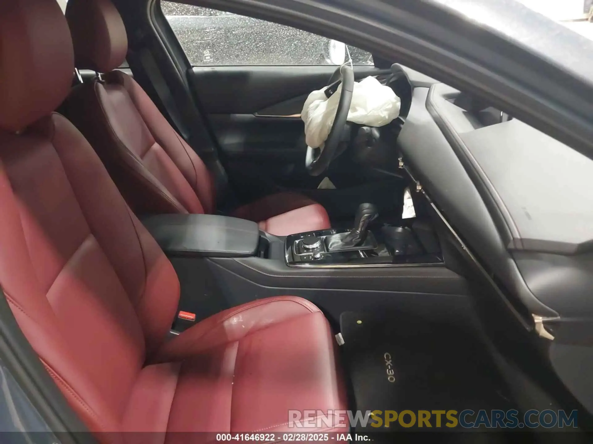 5 Photograph of a damaged car 3MVDMBCM3SM755433 MAZDA CX-30 2025