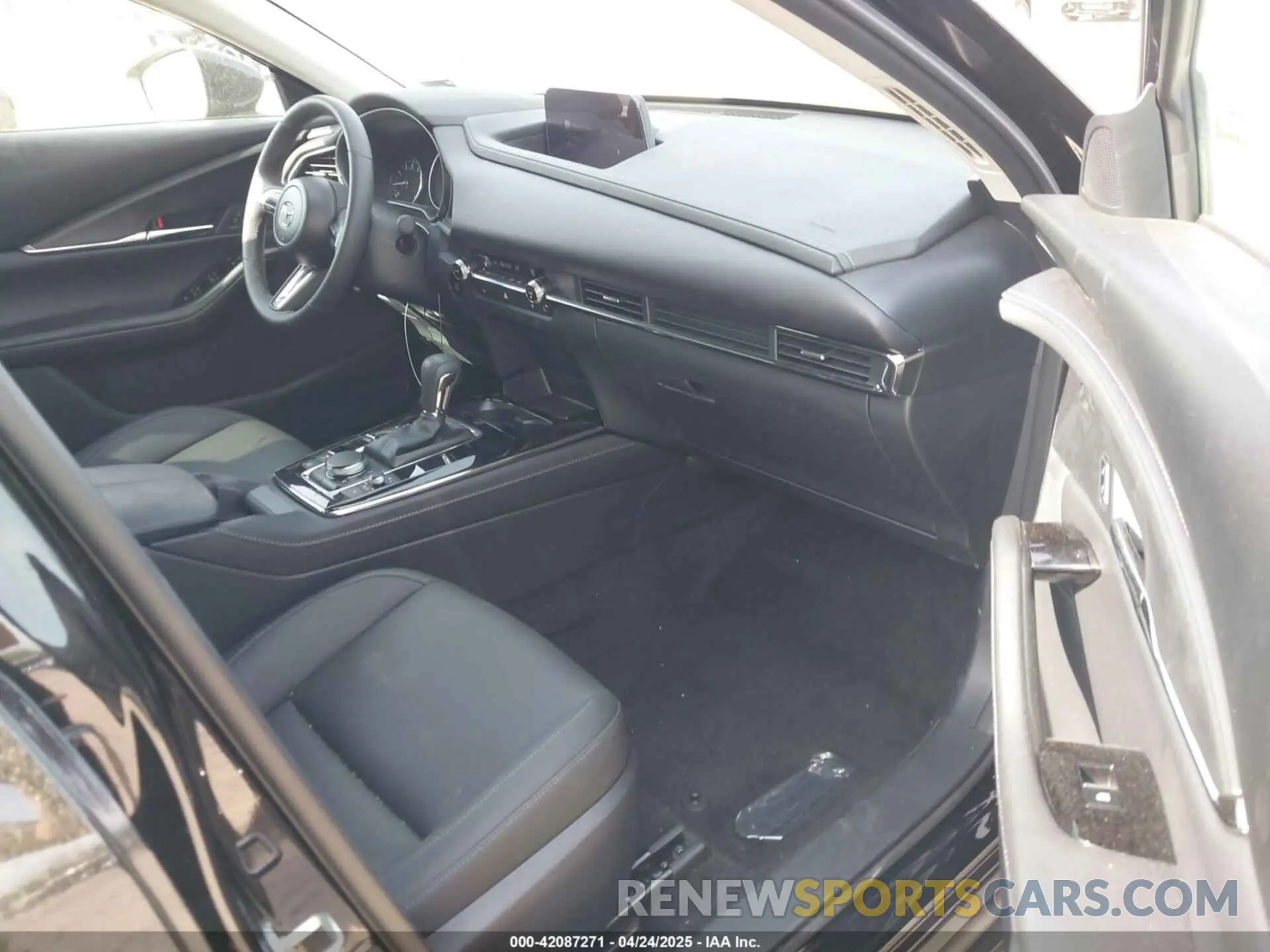 5 Photograph of a damaged car 3MVDMBCM3SM807790 MAZDA CX-30 2025