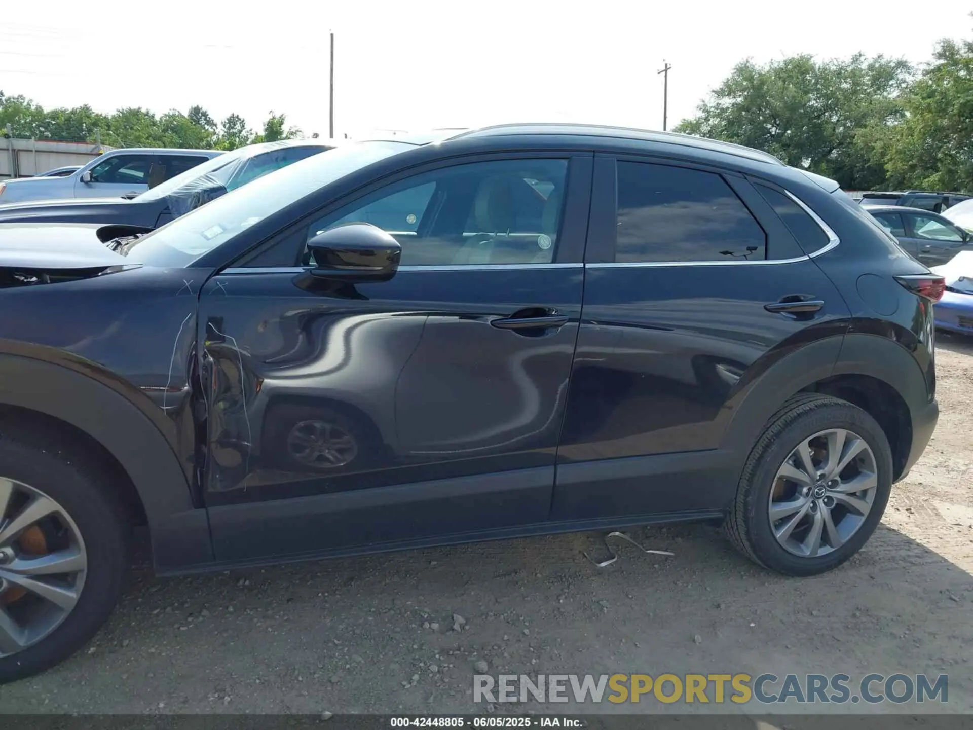 14 Photograph of a damaged car 3MVDMBCM5SM781483 MAZDA CX-30 2025
