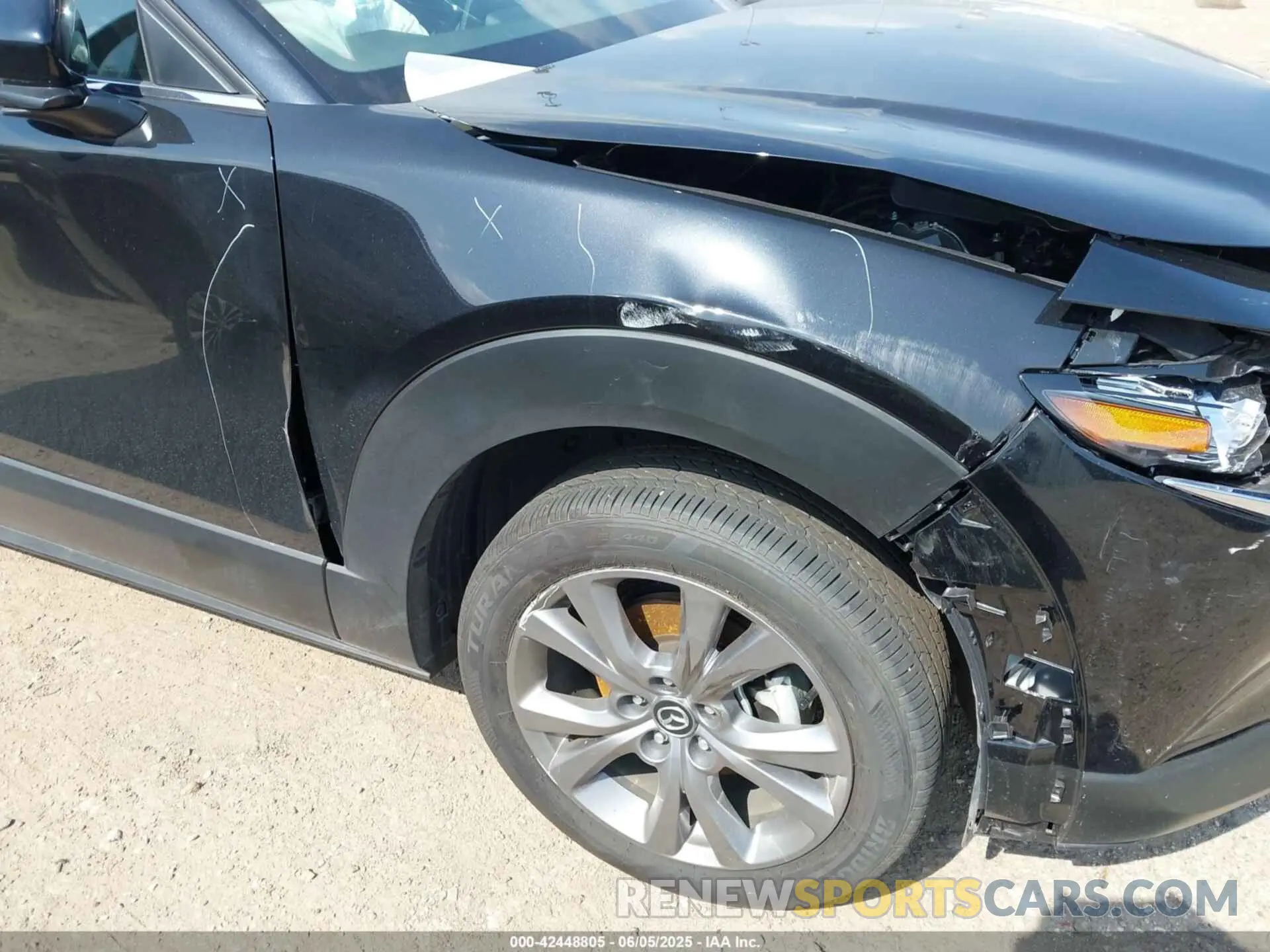 18 Photograph of a damaged car 3MVDMBCM5SM781483 MAZDA CX-30 2025