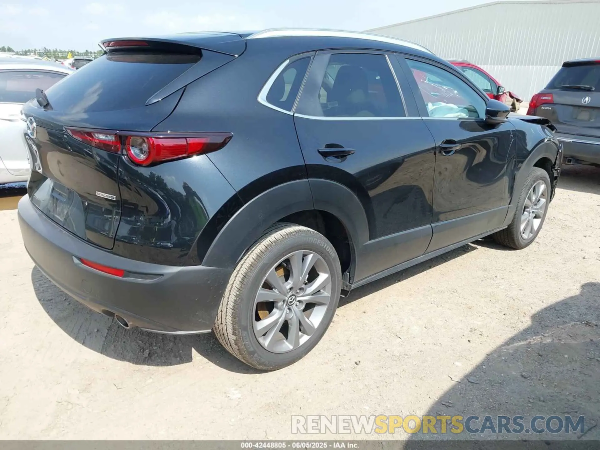 4 Photograph of a damaged car 3MVDMBCM5SM781483 MAZDA CX-30 2025