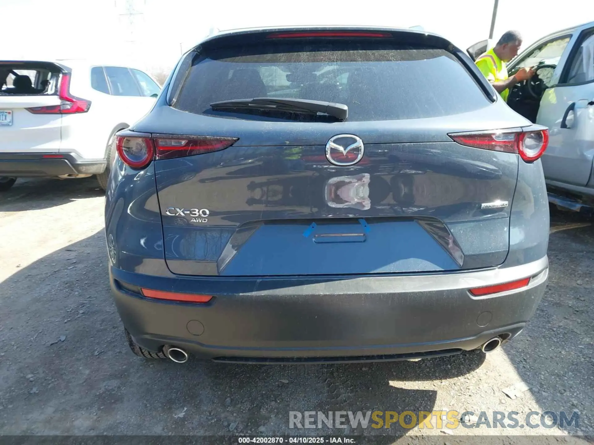 16 Photograph of a damaged car 3MVDMBCM6SM800316 MAZDA CX-30 2025