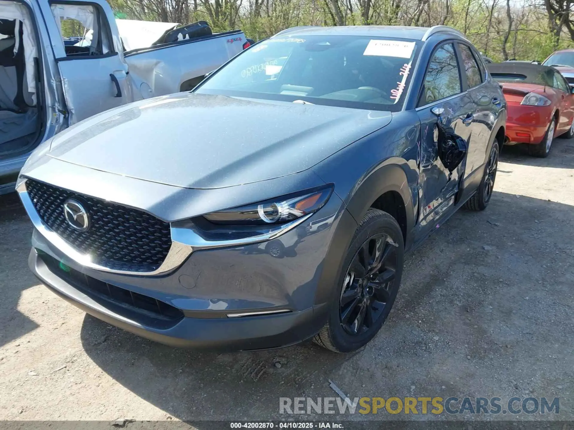 2 Photograph of a damaged car 3MVDMBCM6SM800316 MAZDA CX-30 2025