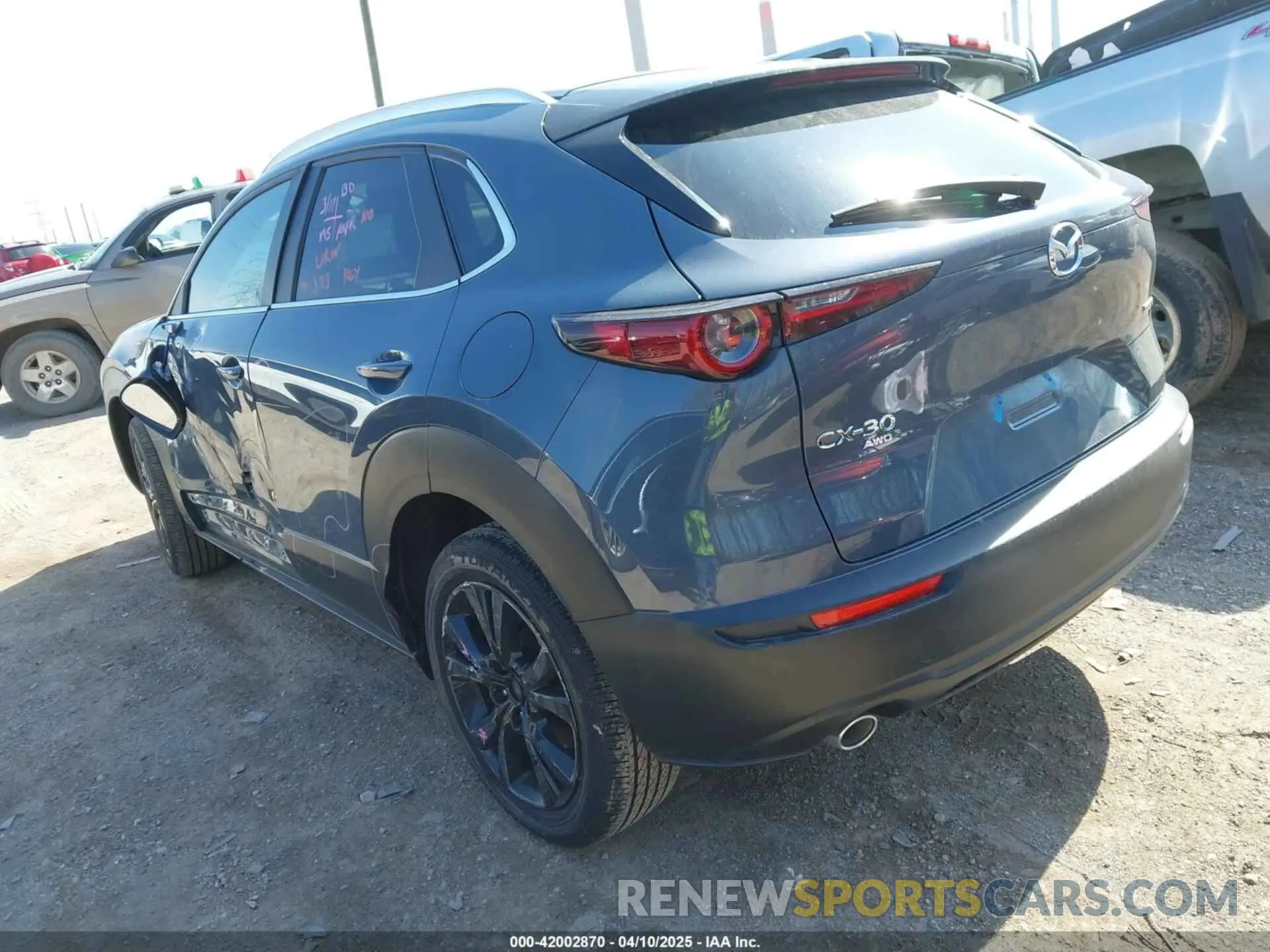 3 Photograph of a damaged car 3MVDMBCM6SM800316 MAZDA CX-30 2025